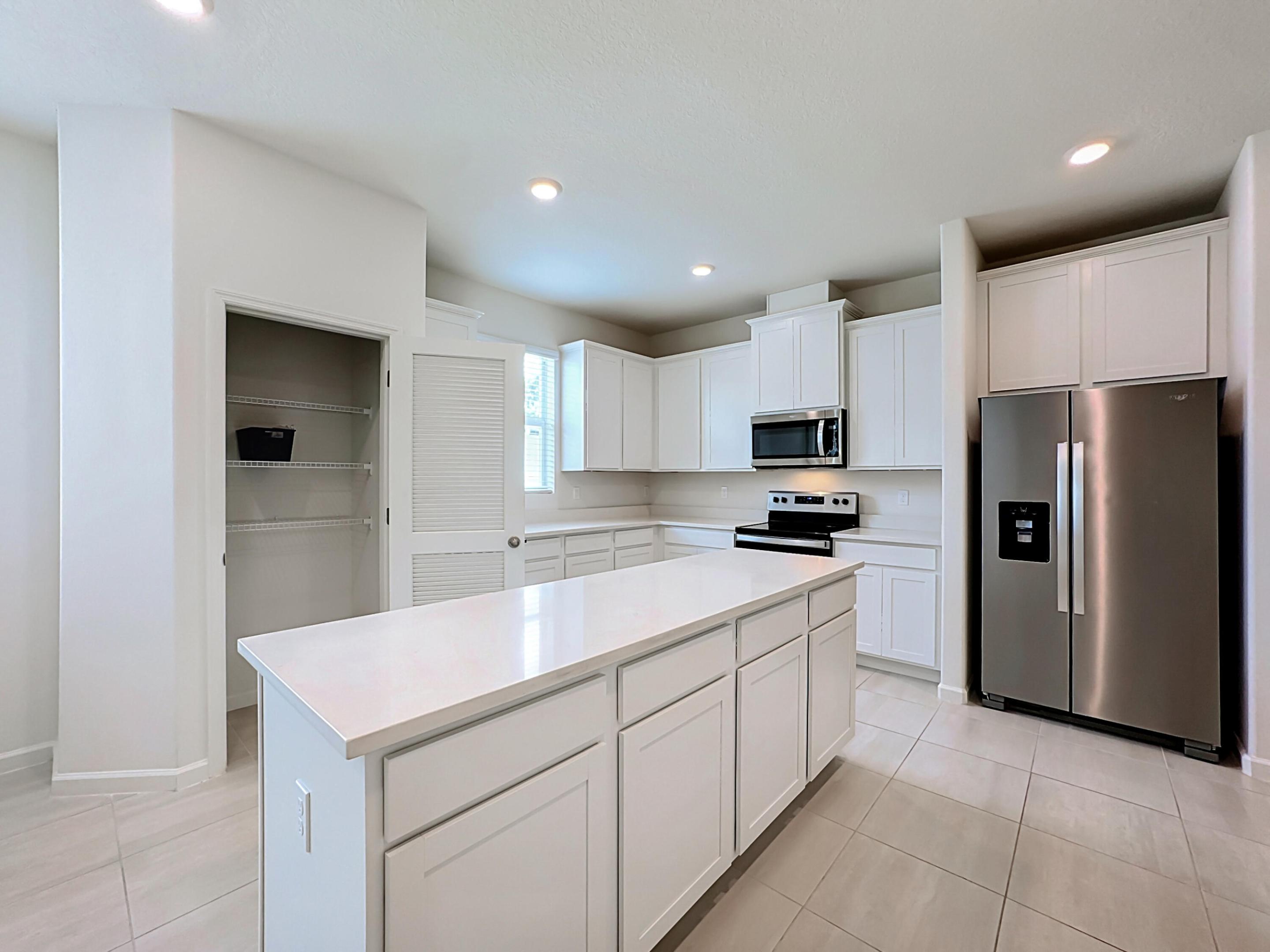 111 52nd Square Property Photo 25