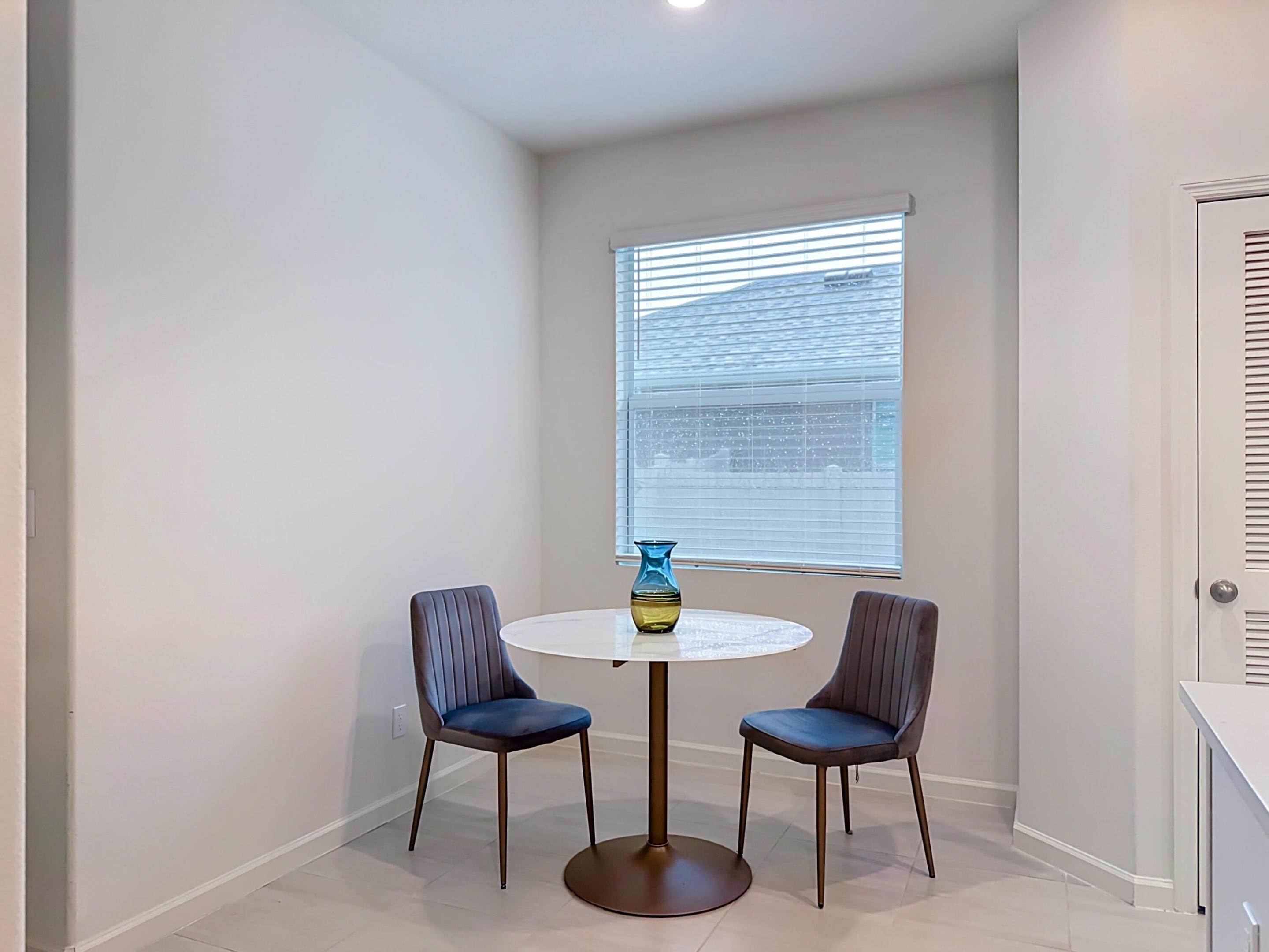 111 52nd Square Property Photo 28