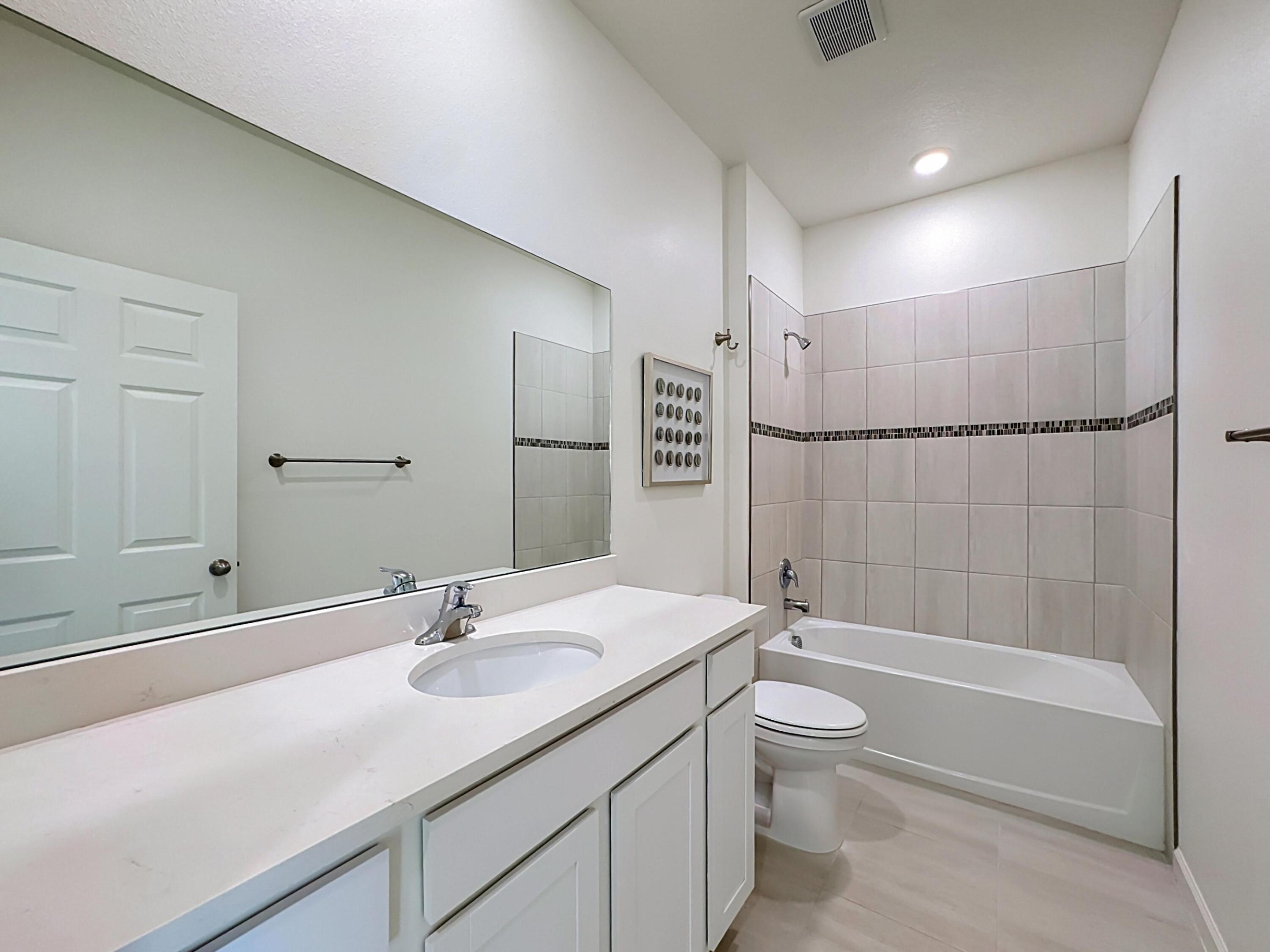 111 52nd Square Property Photo 34