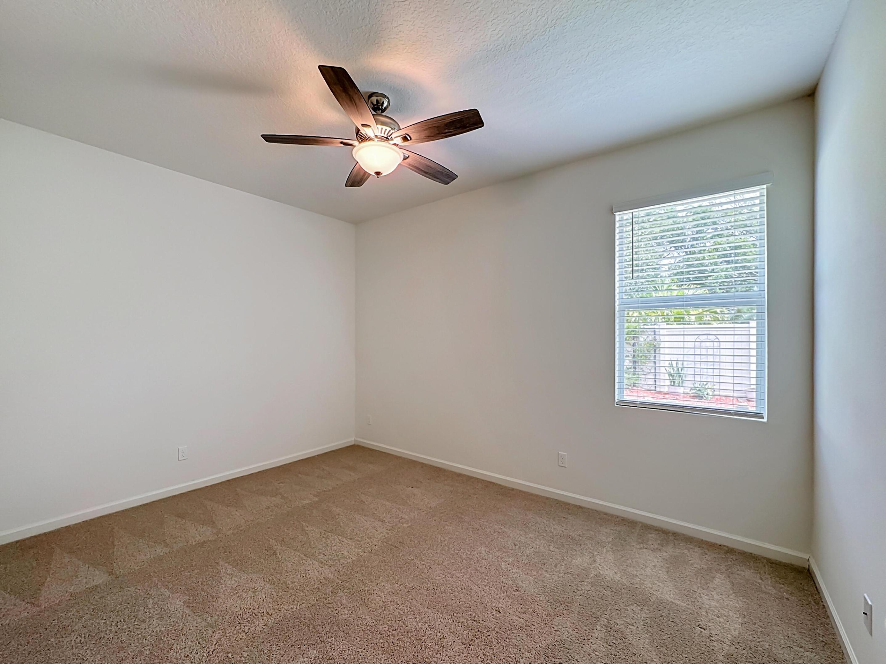 111 52nd Square Property Photo 35