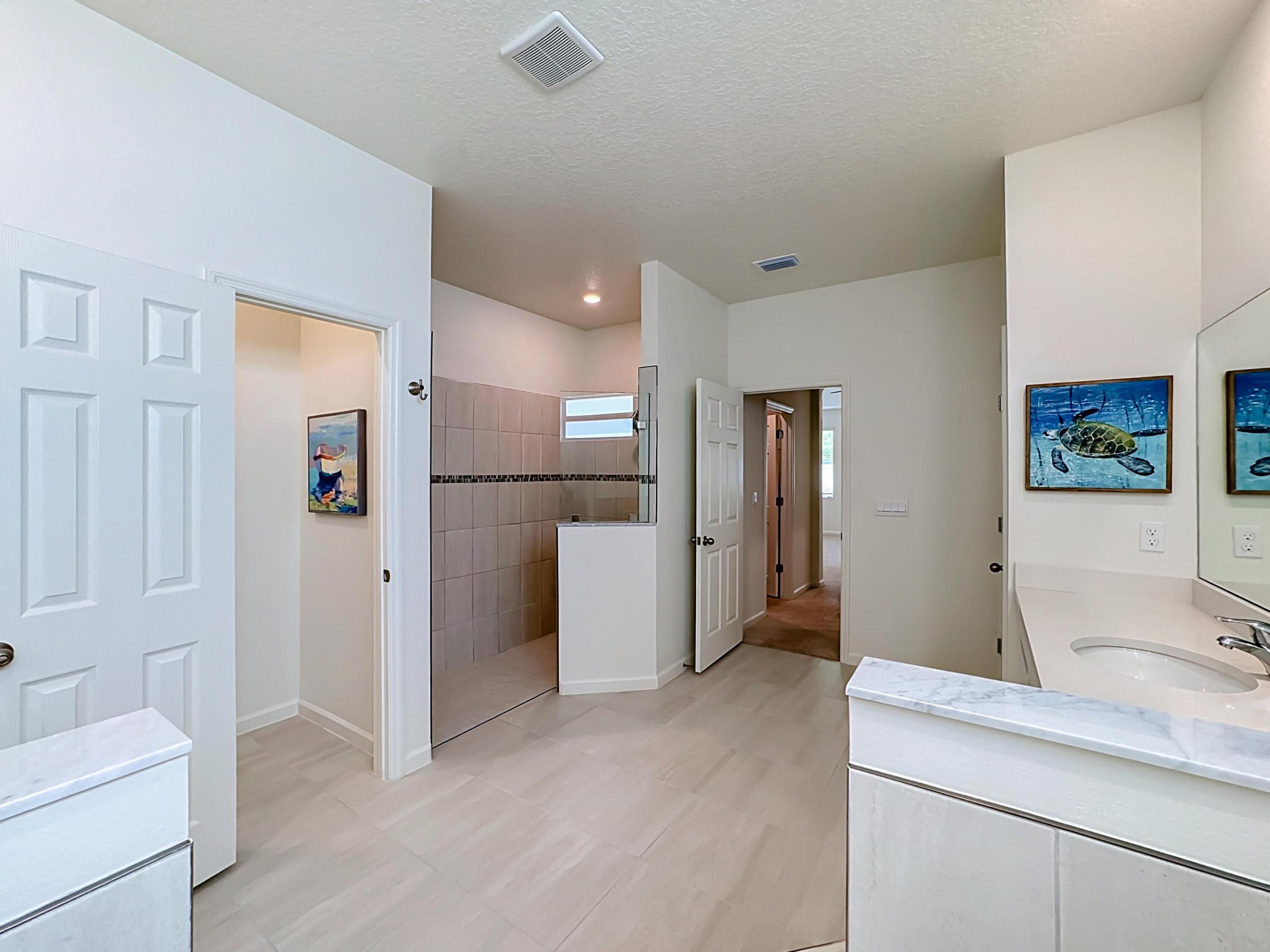 111 52nd Square Property Photo 43