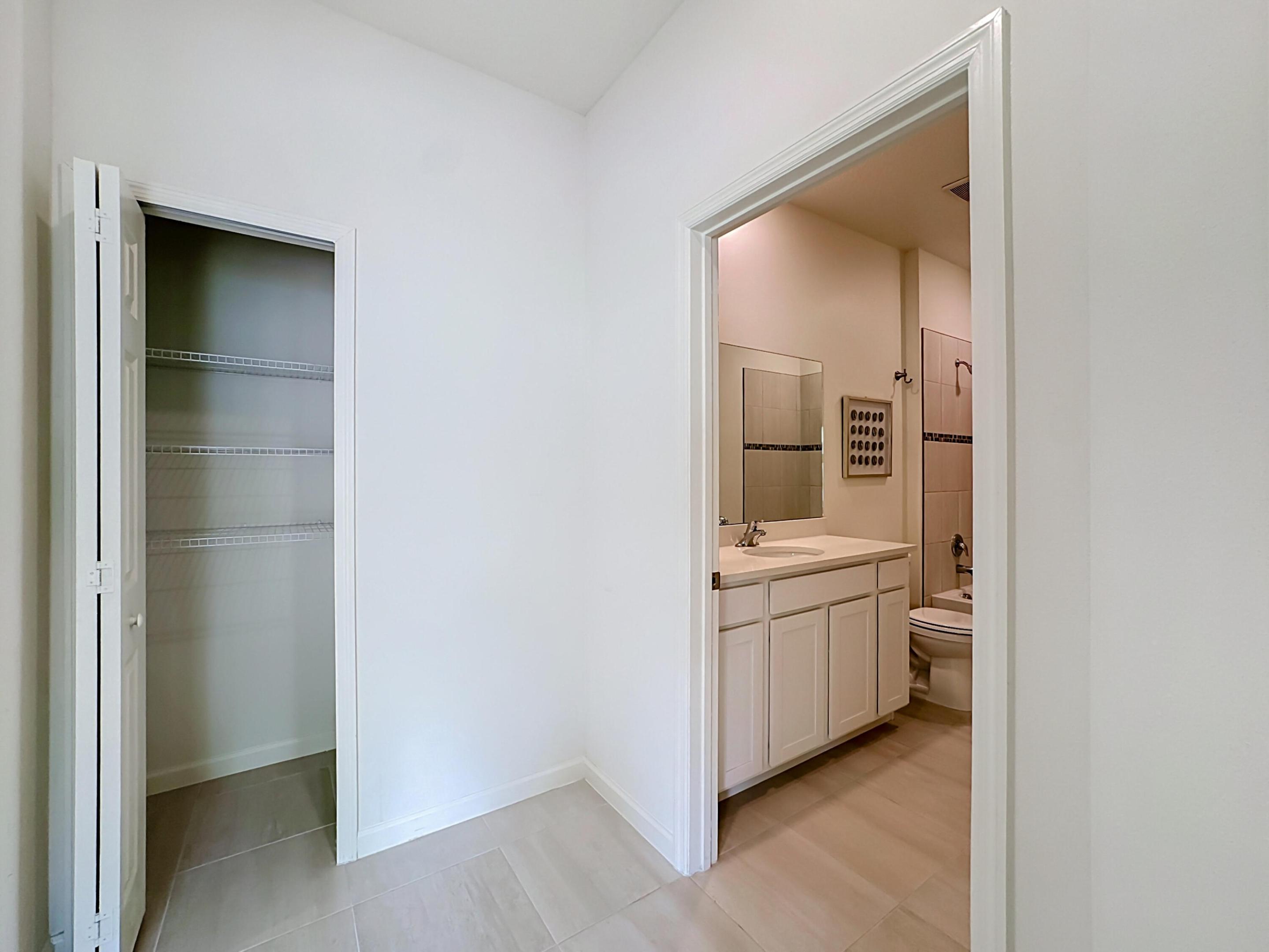 111 52nd Square Property Photo 47