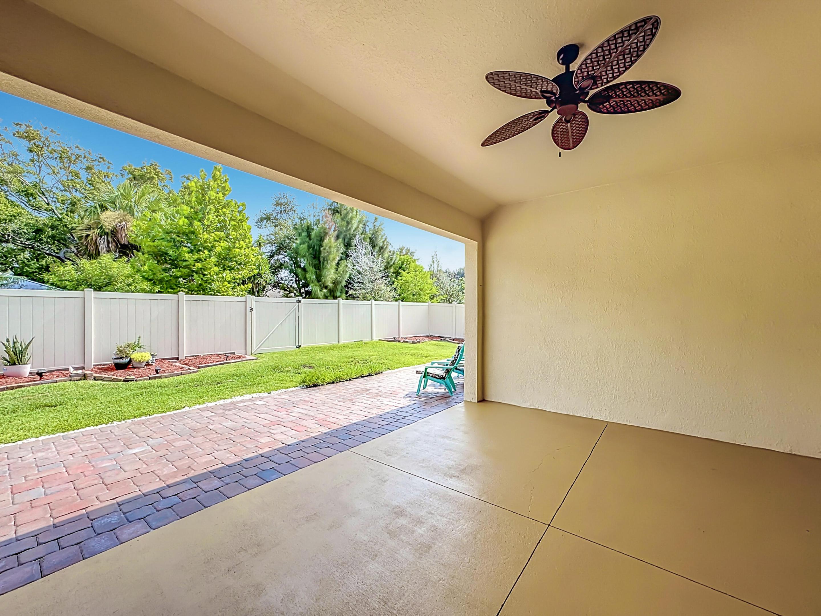 111 52nd Square Property Photo 52