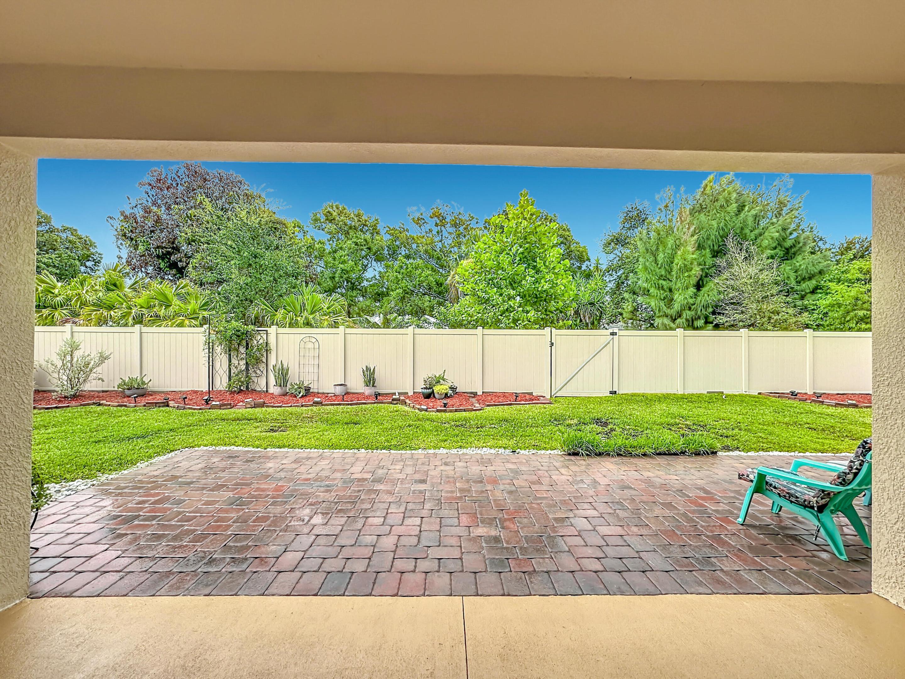 111 52nd Square Property Photo 59
