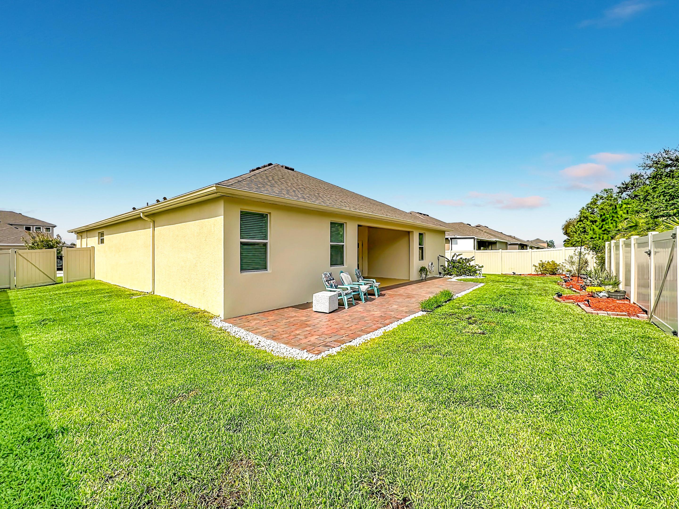 111 52nd Square Property Photo 62