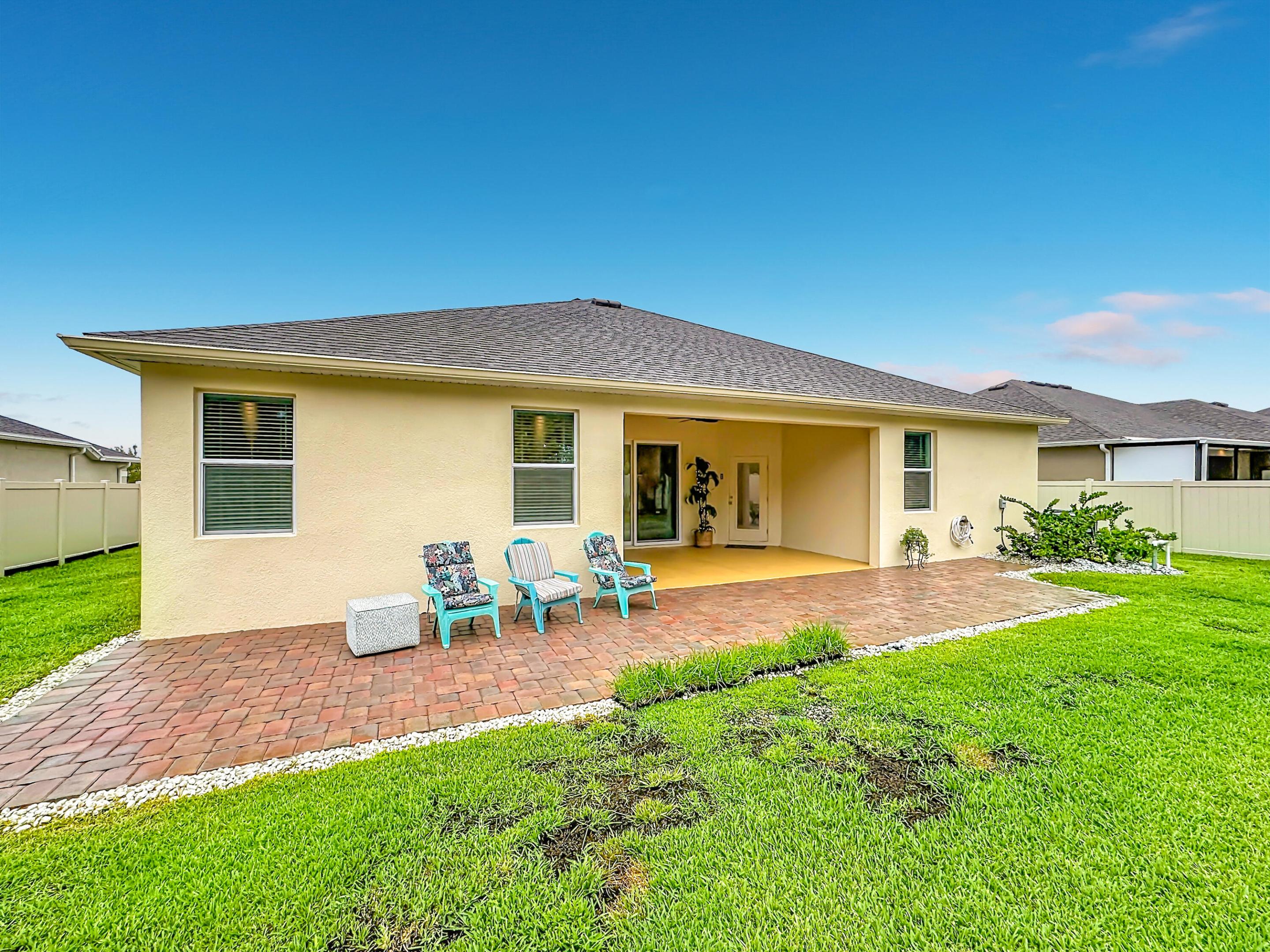 111 52nd Square Property Photo 63