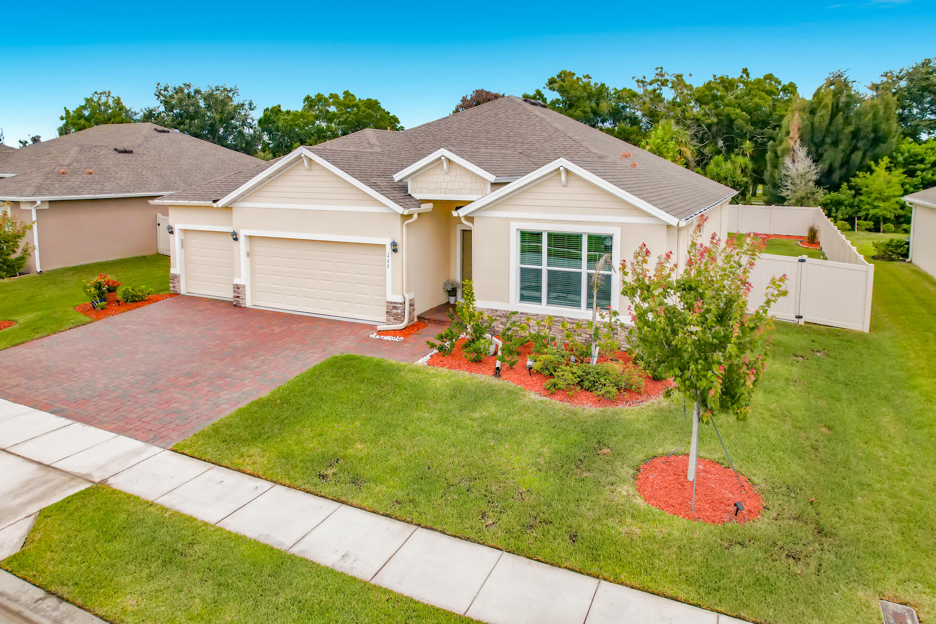 111 52nd Square Property Photo 69