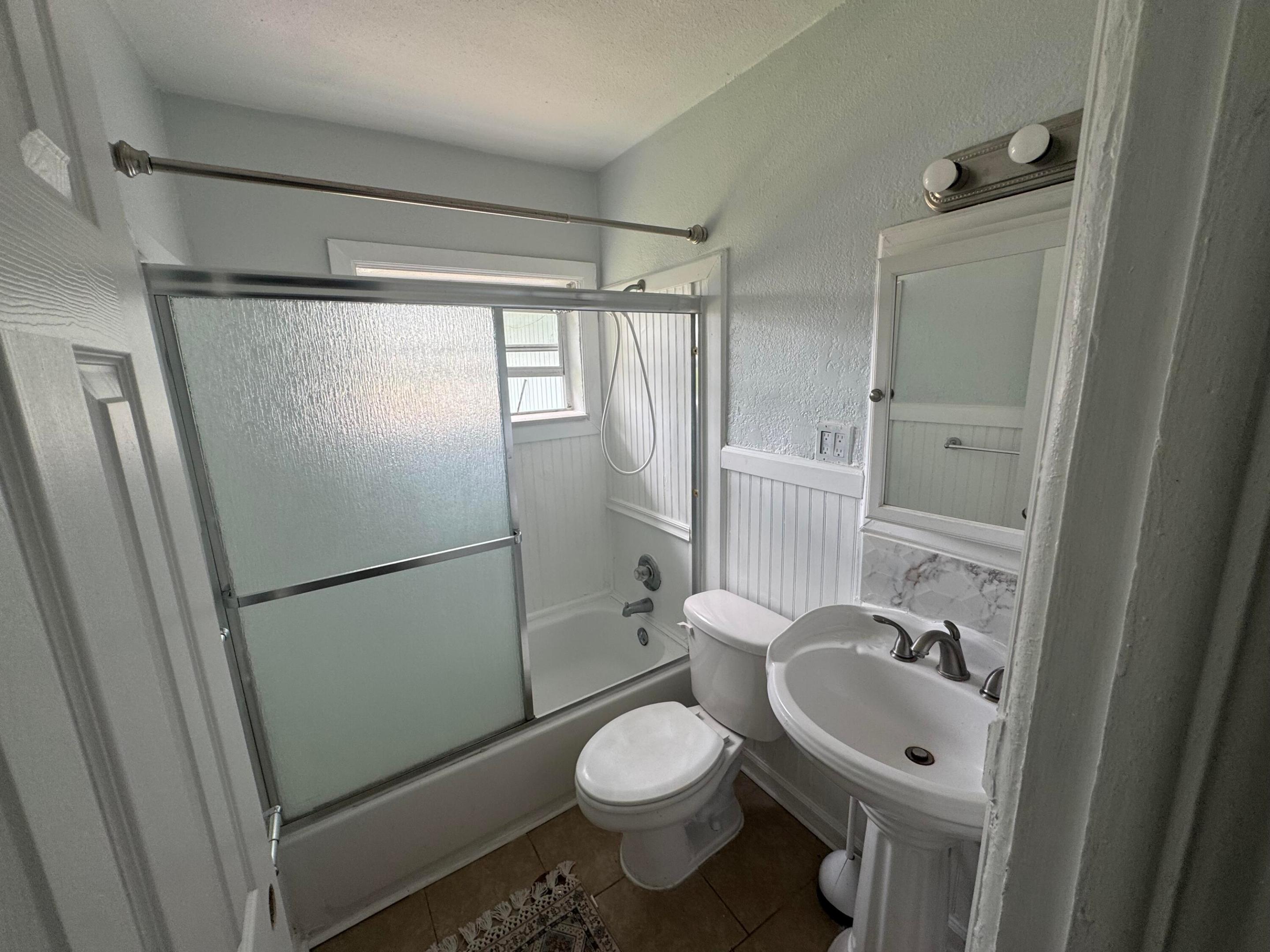 6101 Ne 4th Avenue Property Photo 7