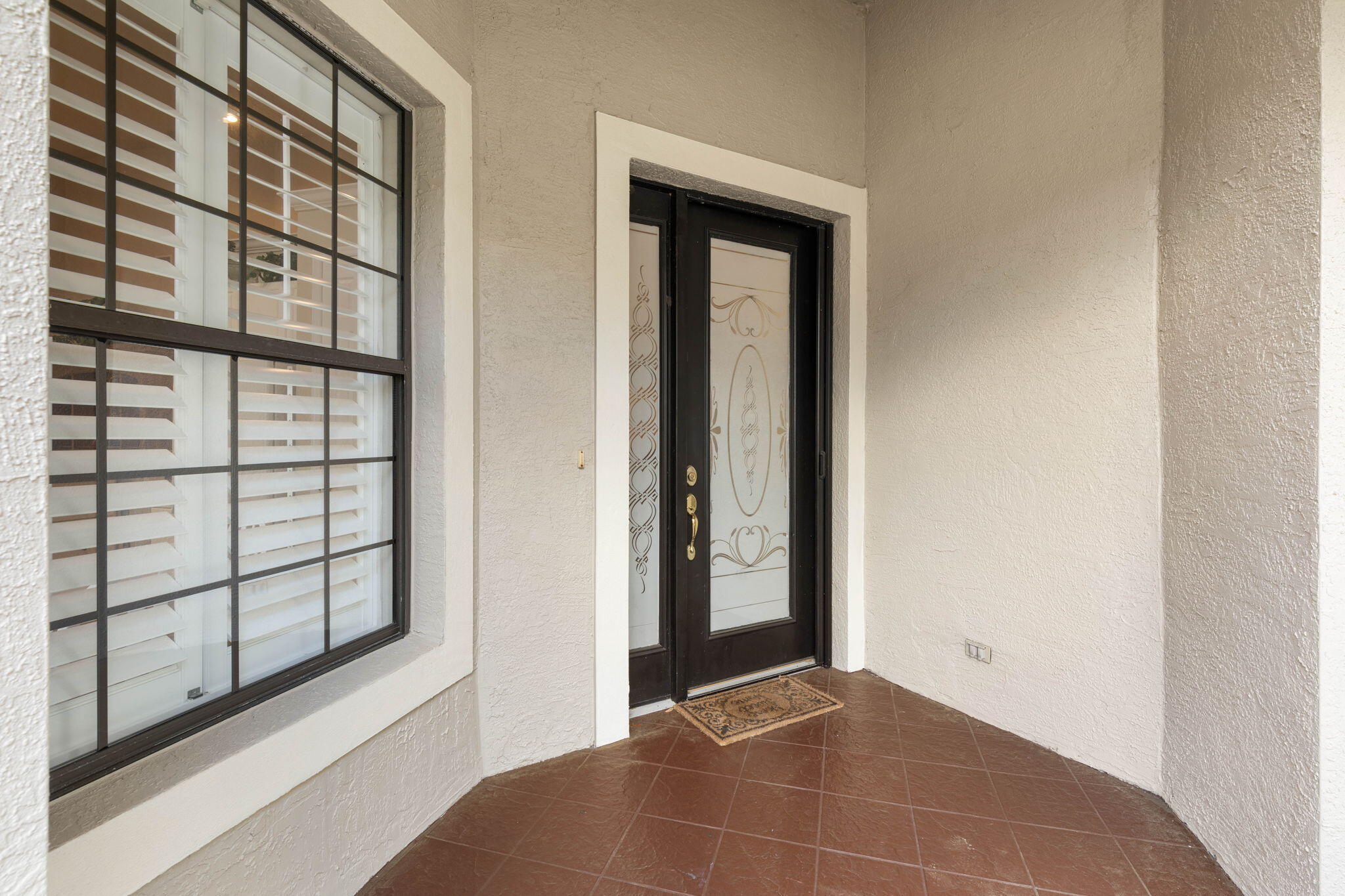 10 River Park Drive N Property Photo 3