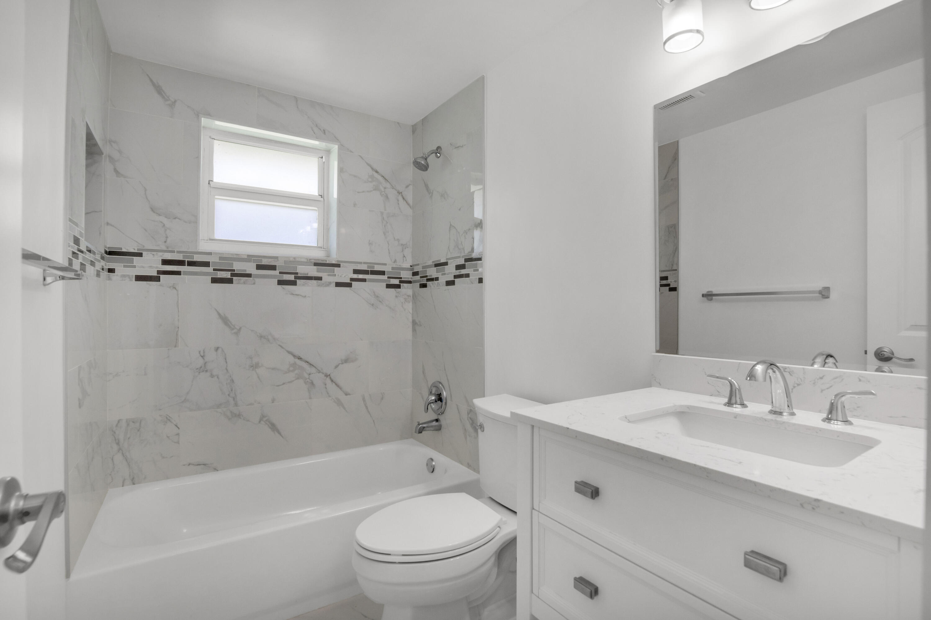3421 Ne 5th Avenue Unit C Property Photo 2
