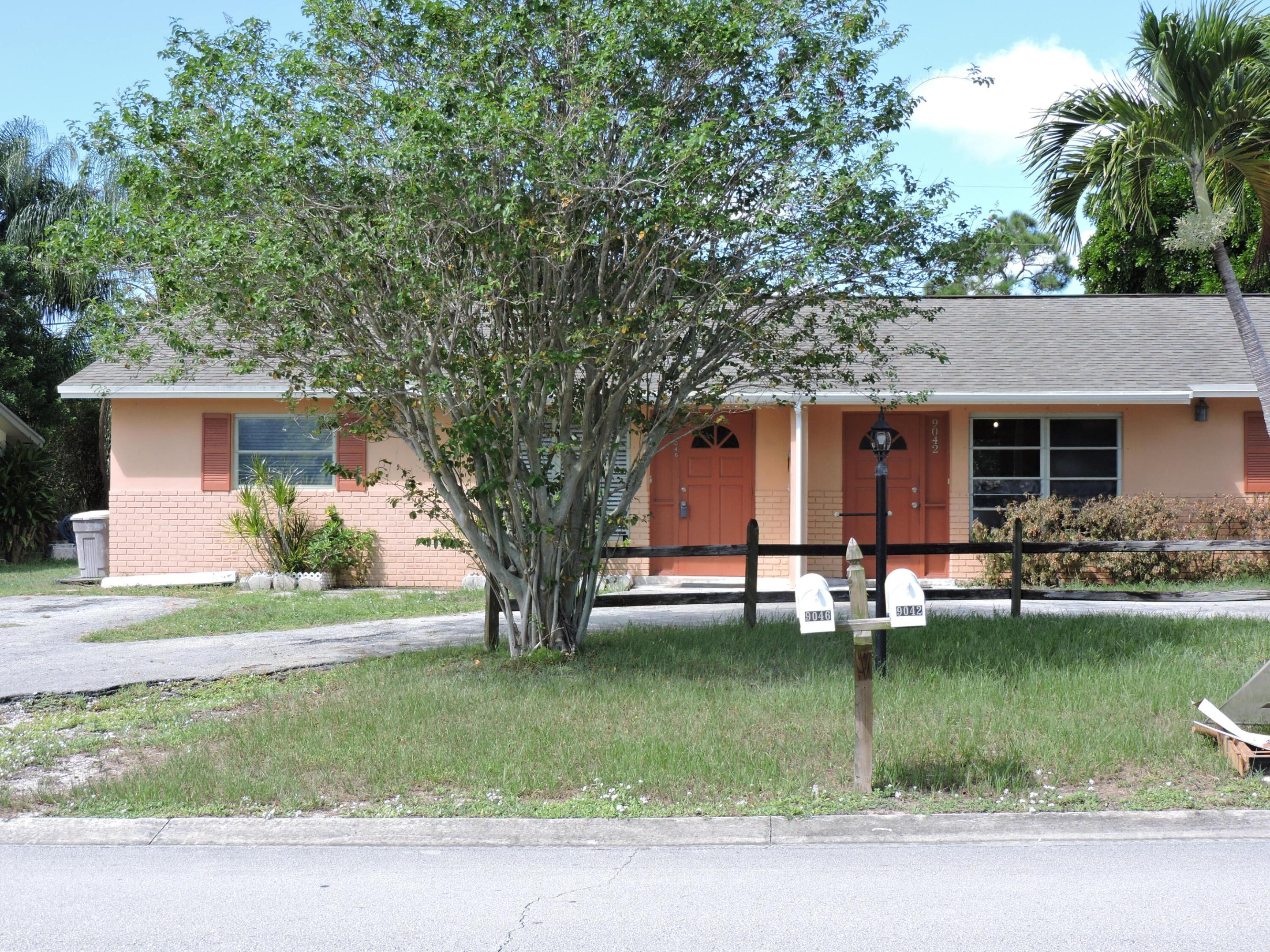 9046 SE Parkway Drive Property Photo 1