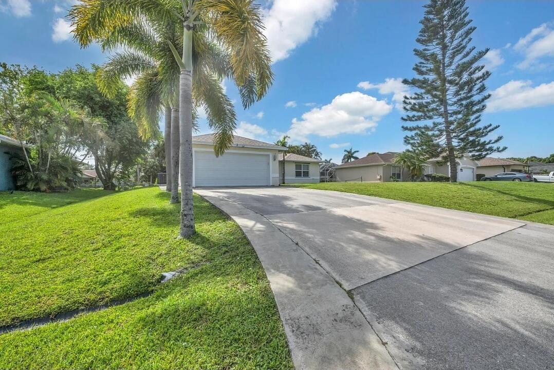 2537 Sw Deckard Street Property Photo 4