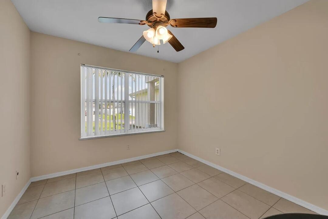 2537 Sw Deckard Street Property Photo 11