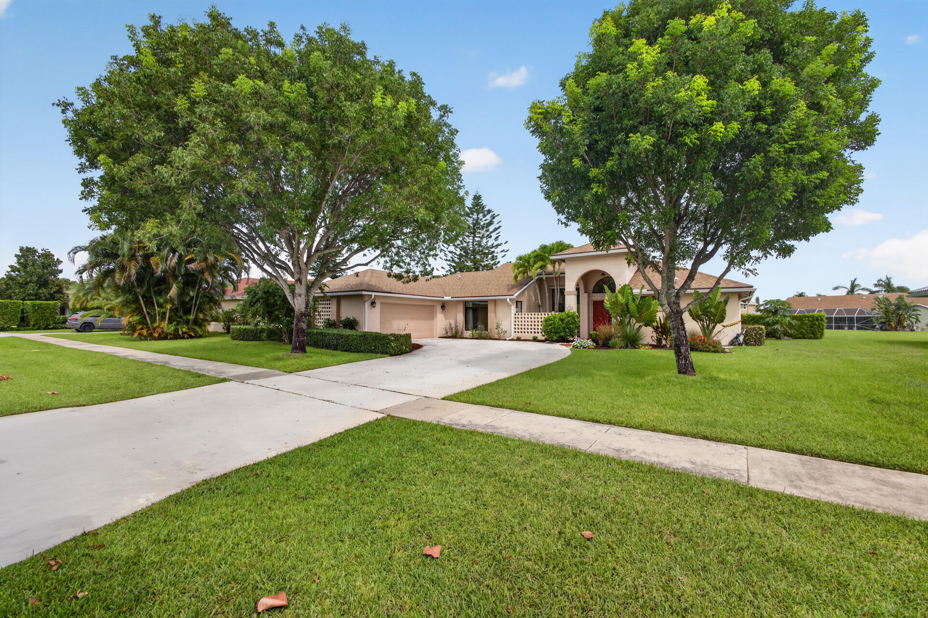 1848 Lynton Circle Property Photo 3