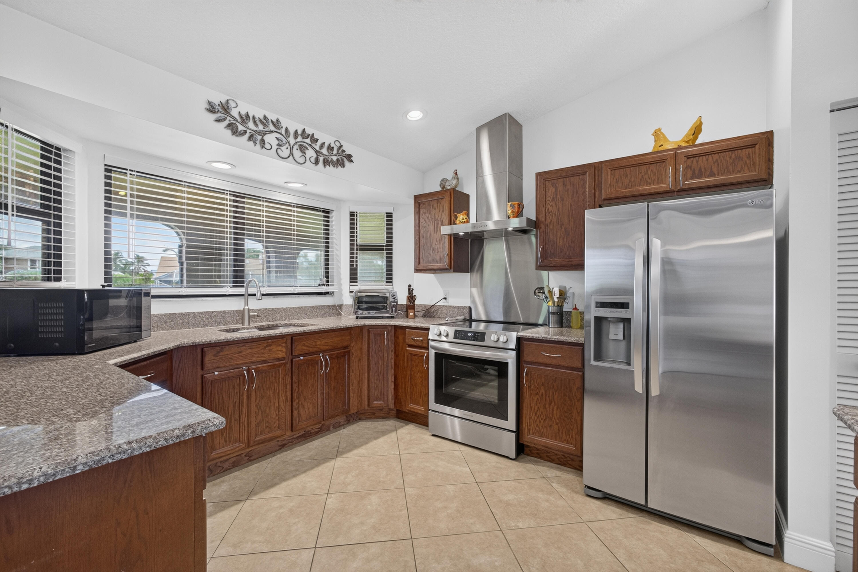 1848 Lynton Circle Property Photo 14