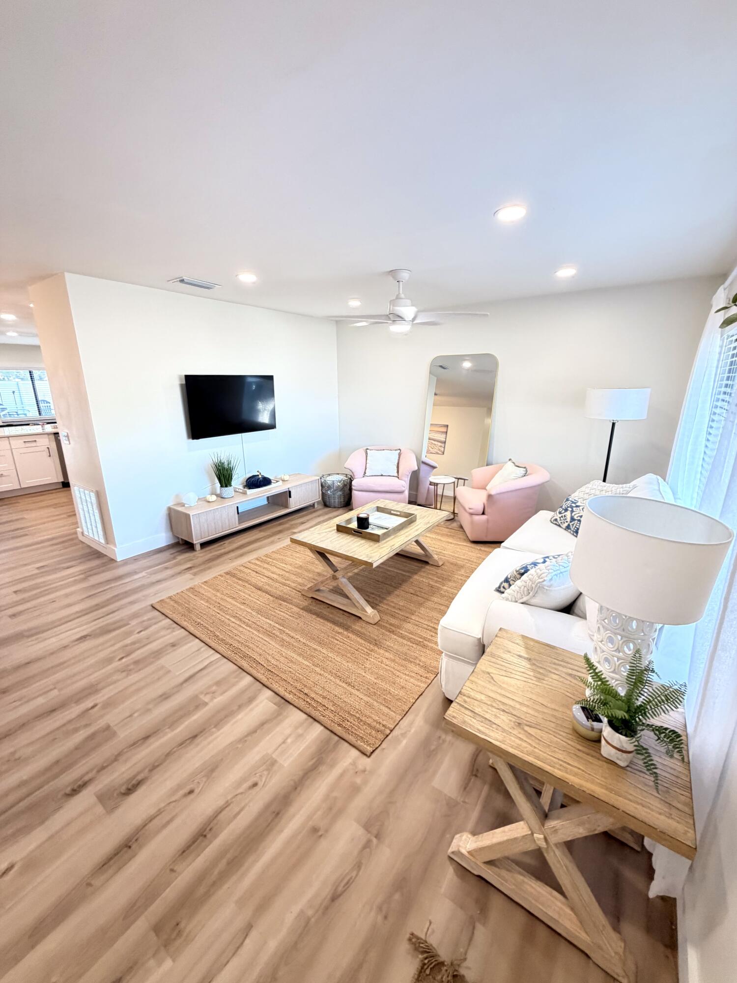 948 Canal Circle Property Photo 13