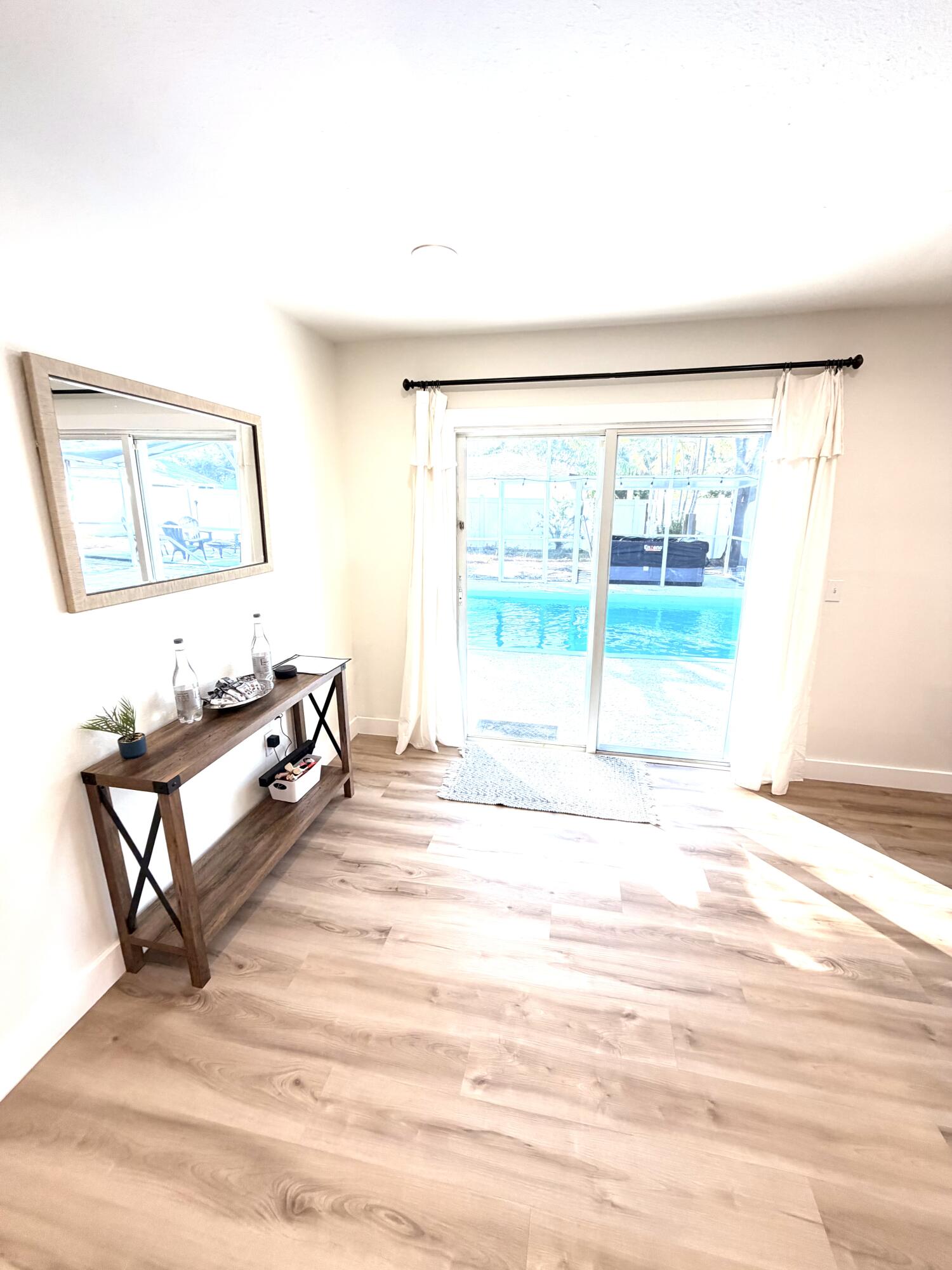 948 Canal Circle Property Photo 15
