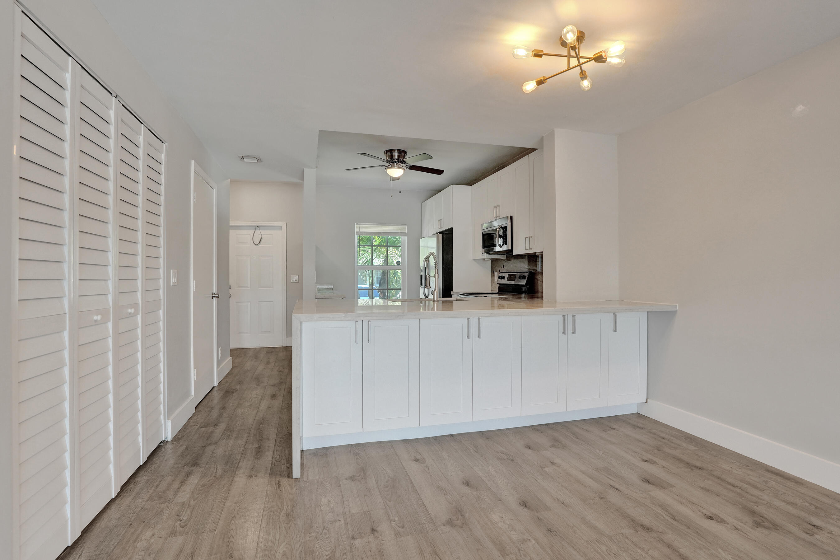 9913 Nw 57th Manor . Property Photo 12