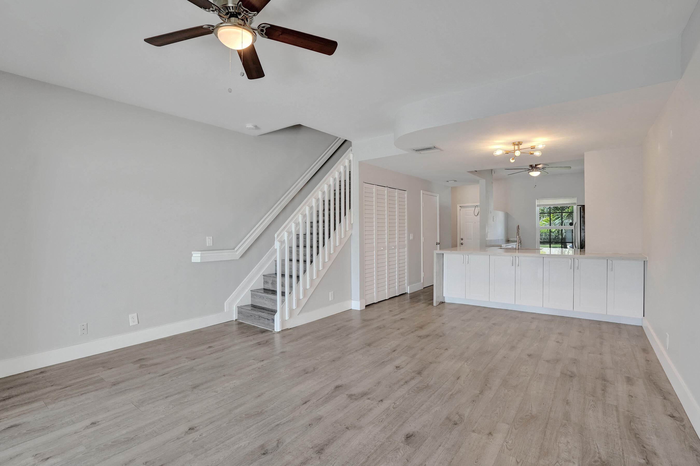 9913 Nw 57th Manor . Property Photo 13