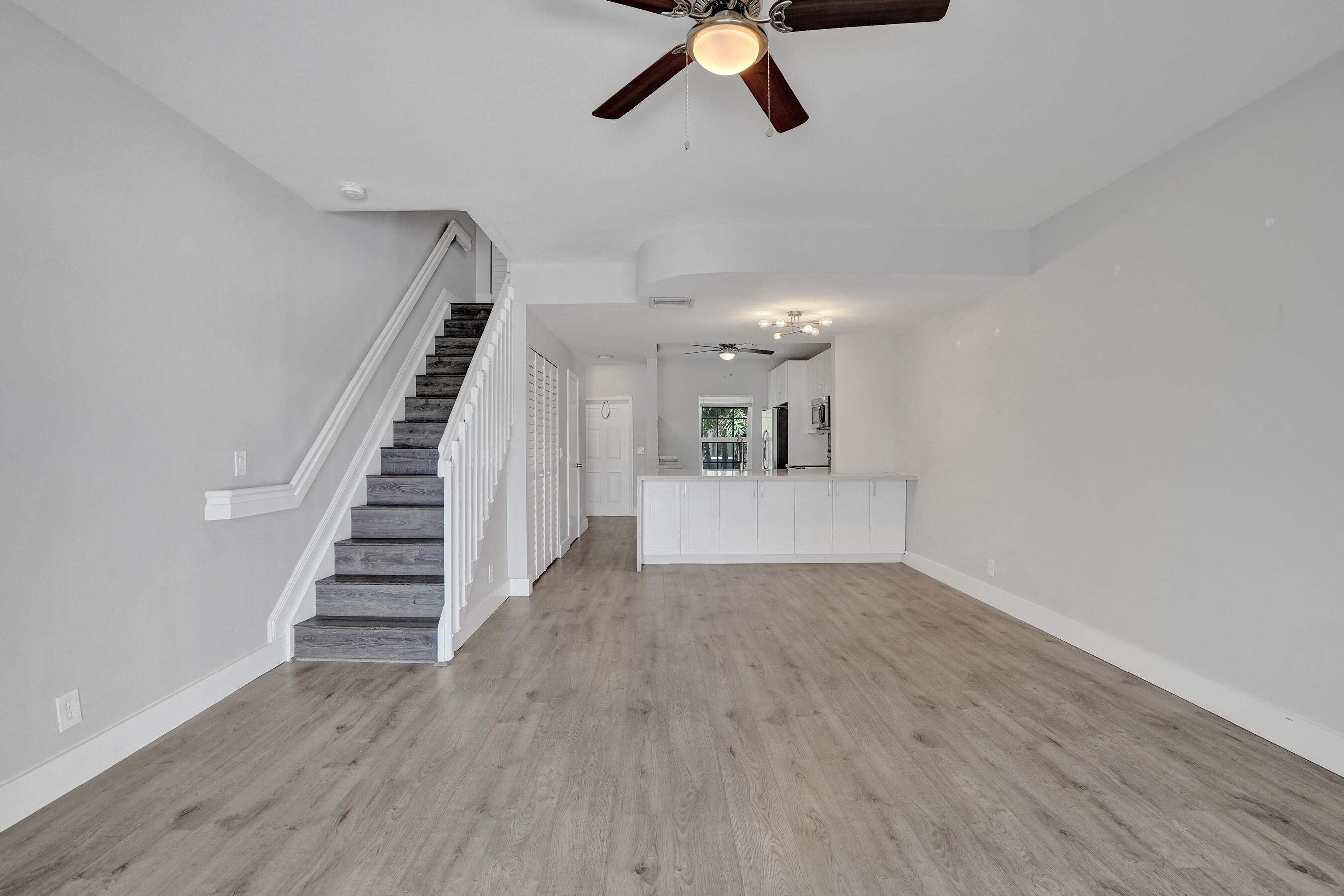 9913 Nw 57th Manor . Property Photo 15