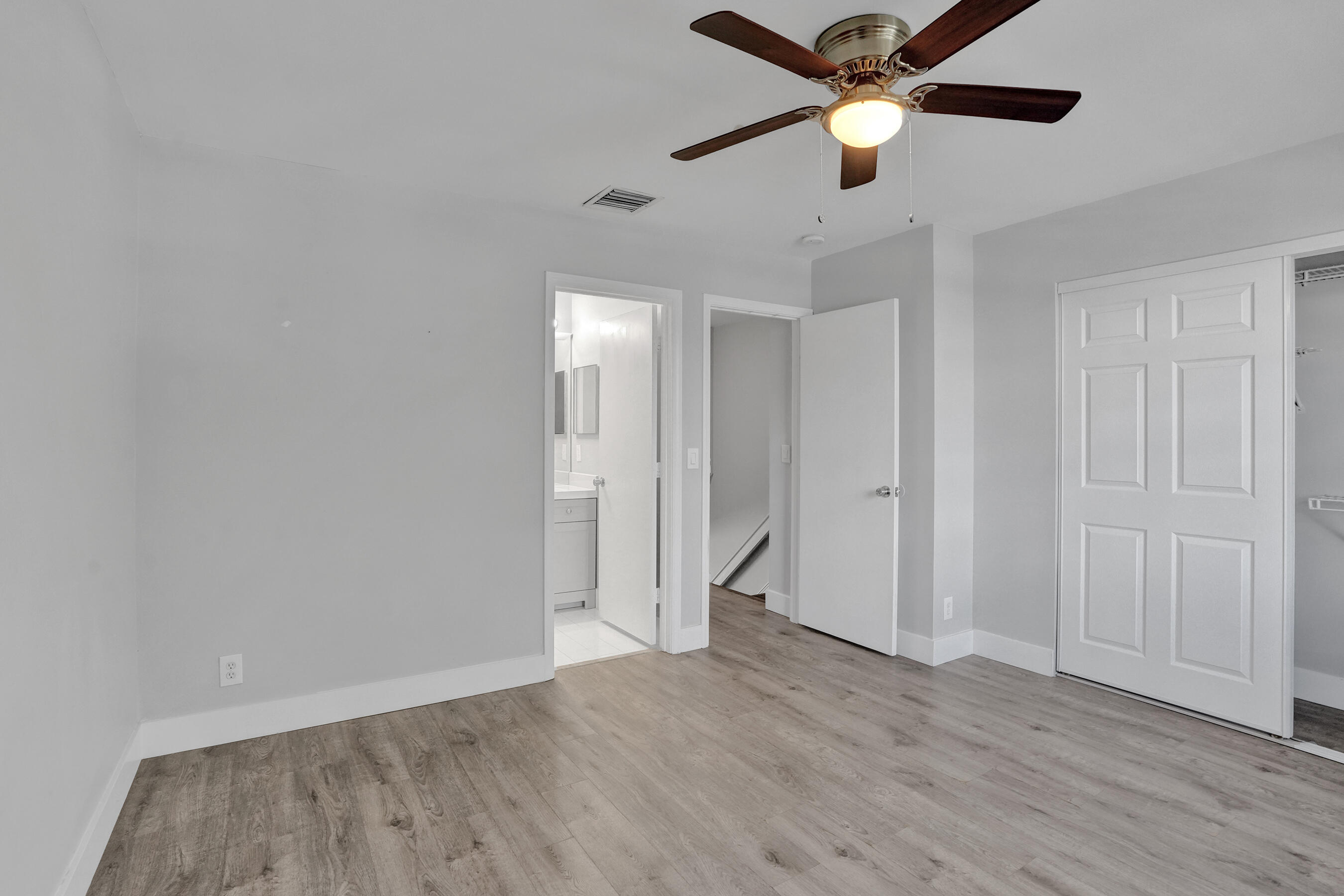 9913 Nw 57th Manor . Property Photo 31
