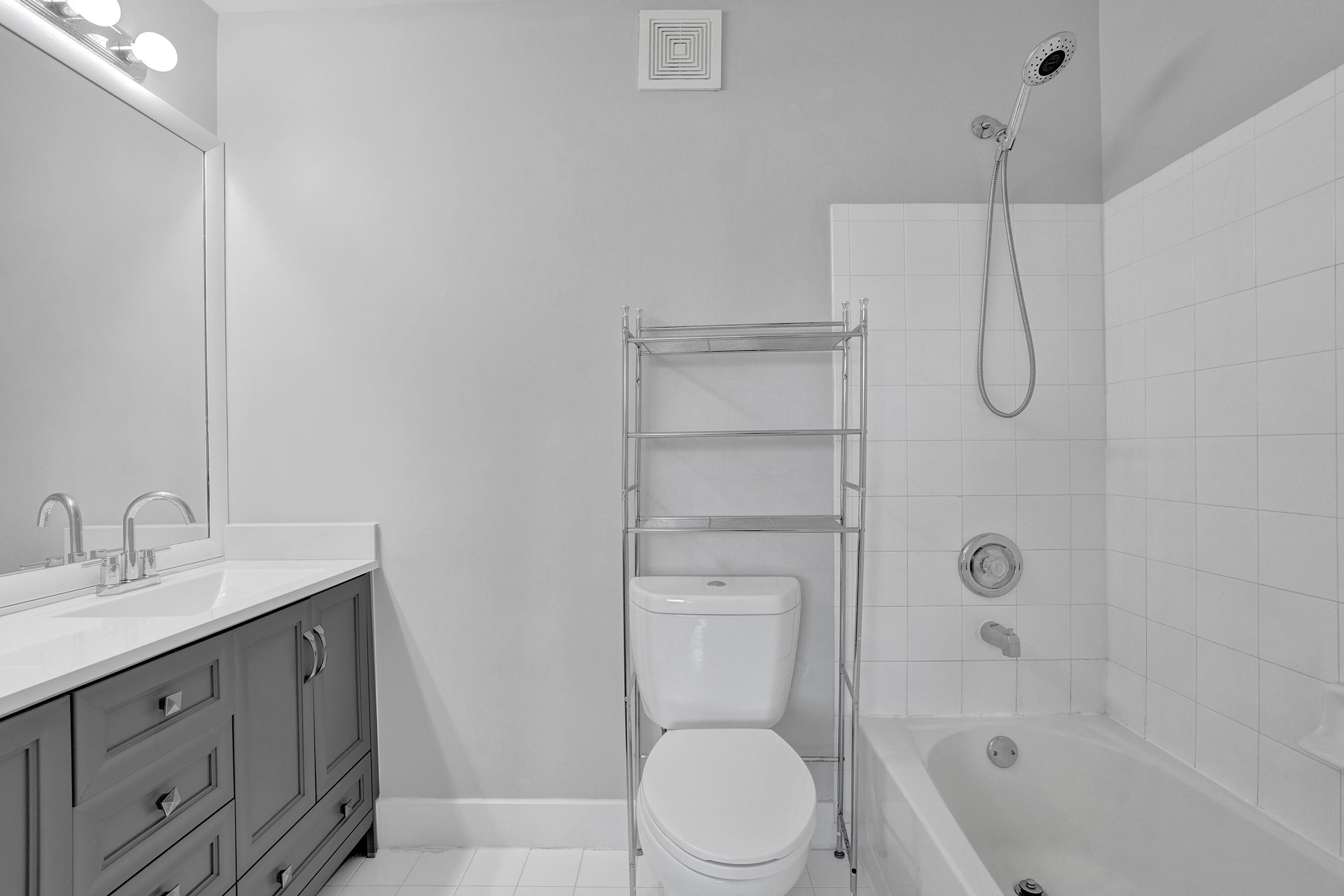 9913 Nw 57th Manor . Property Photo 43