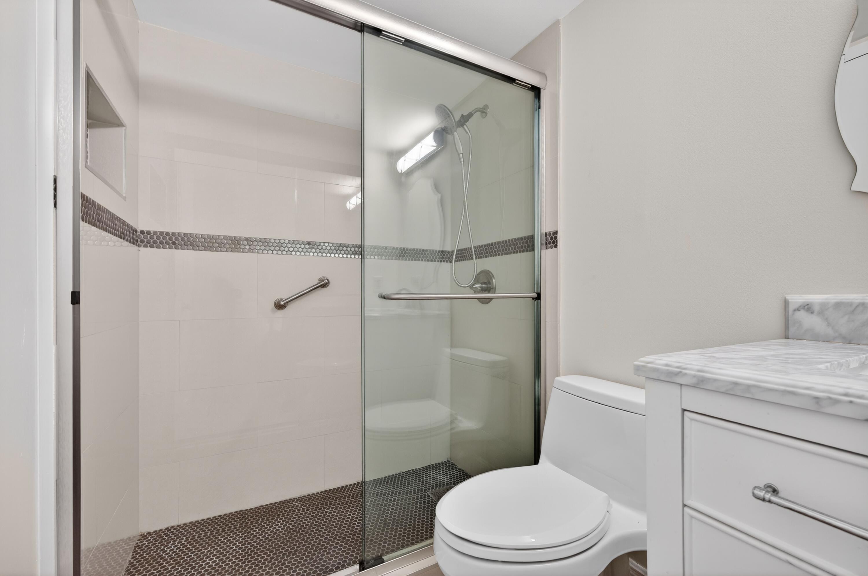 20 Dorset A Property Photo 13