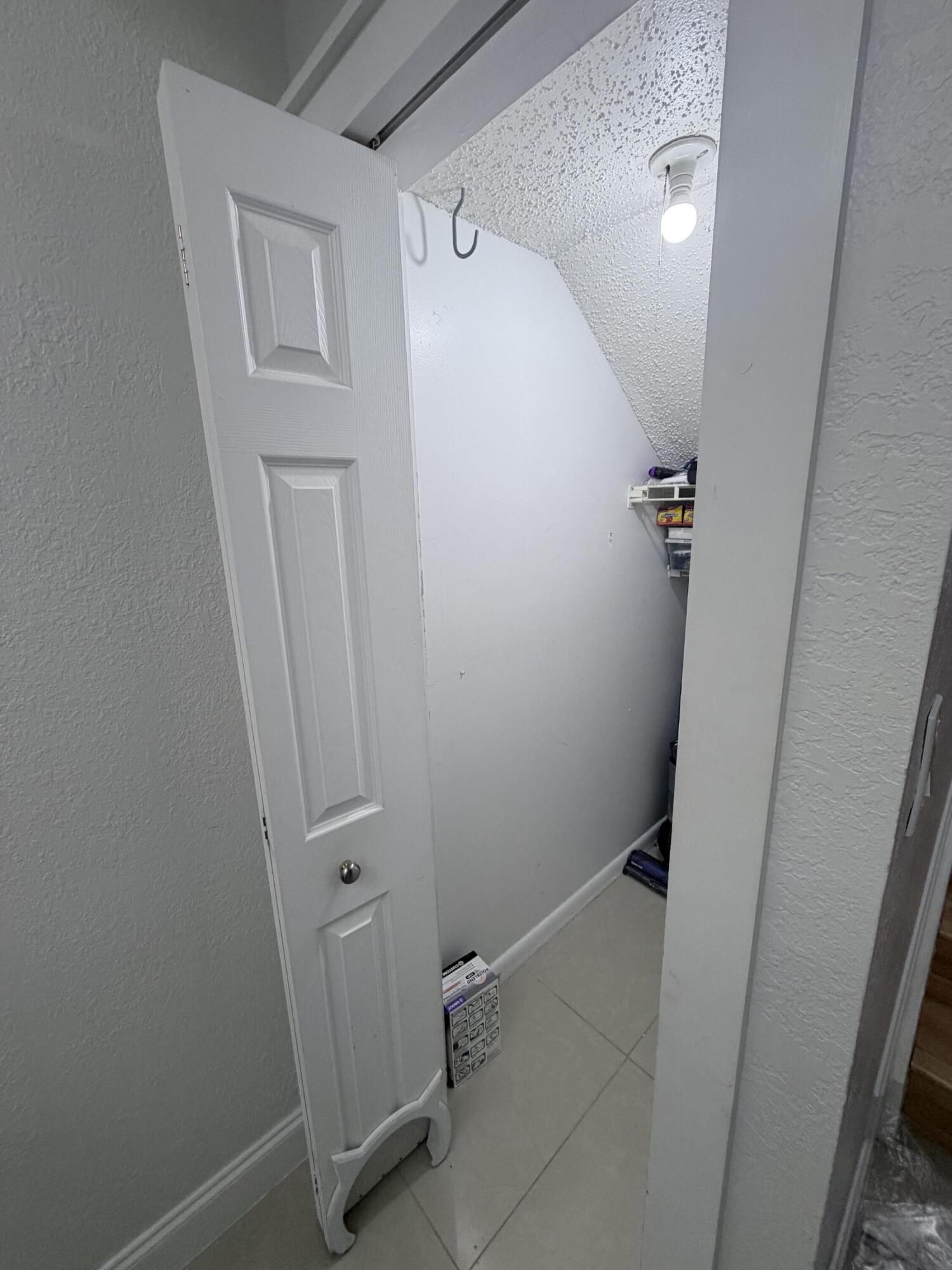 2231 Nw 45th Avenue Property Photo 6