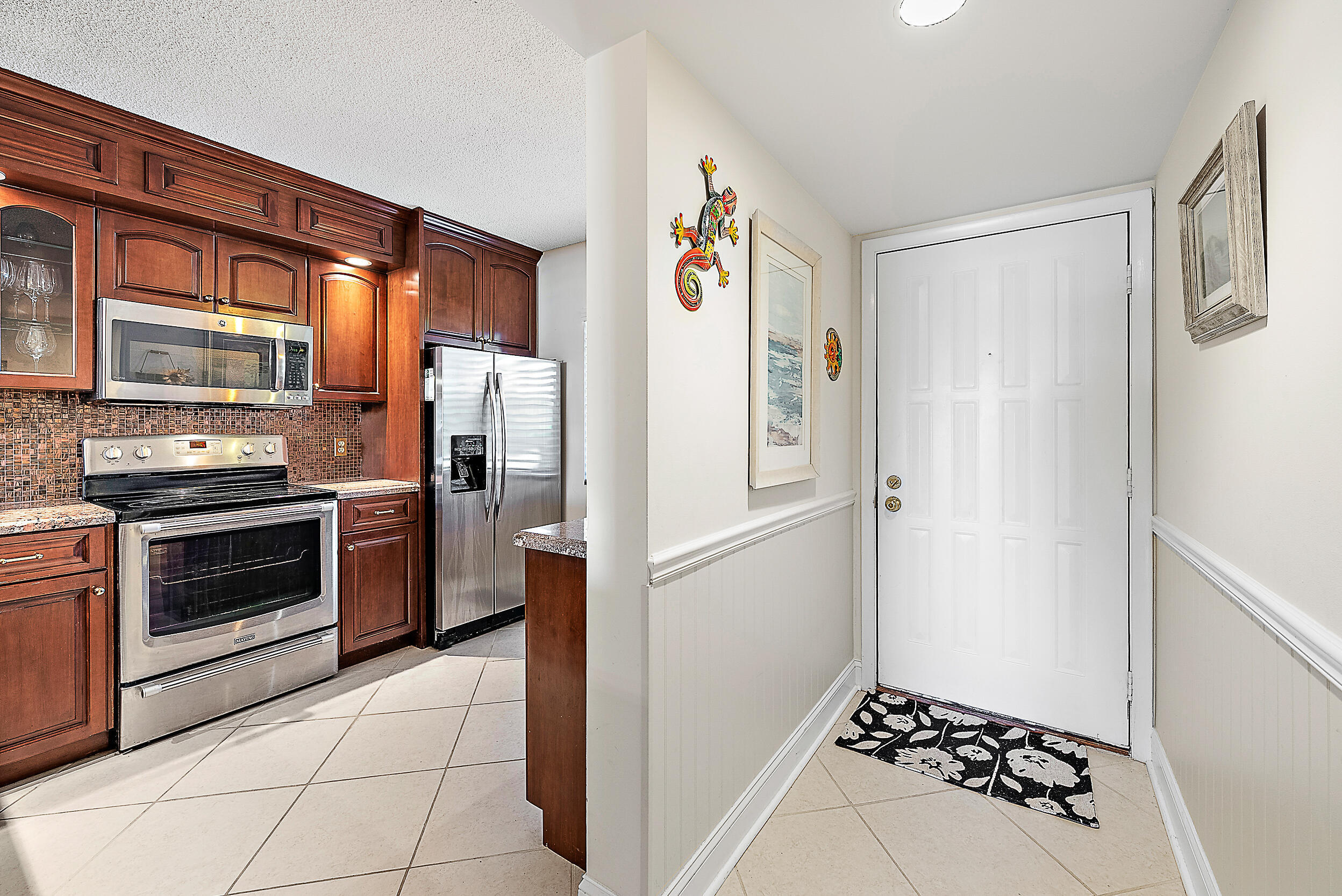 701 Seafarer Circle 103 Property Photo 6