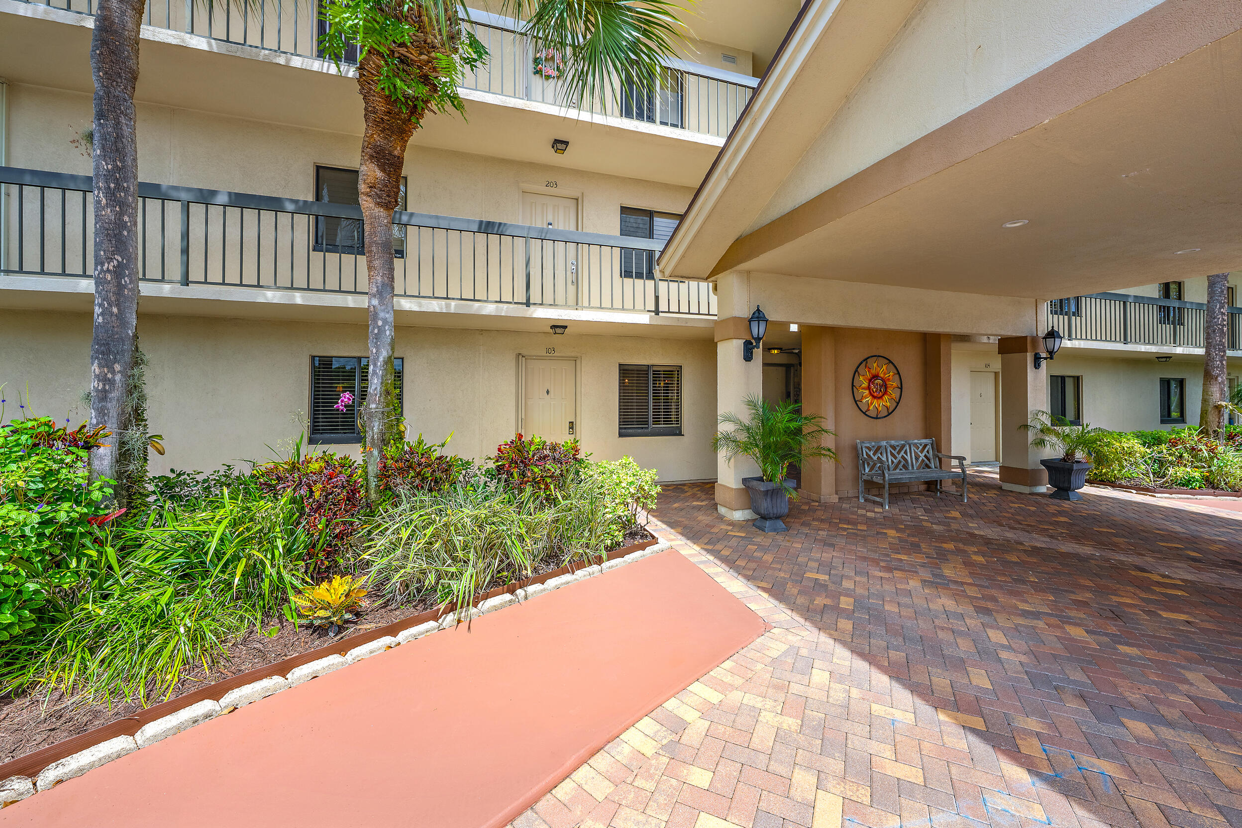 701 Seafarer Circle 103 Property Photo 67