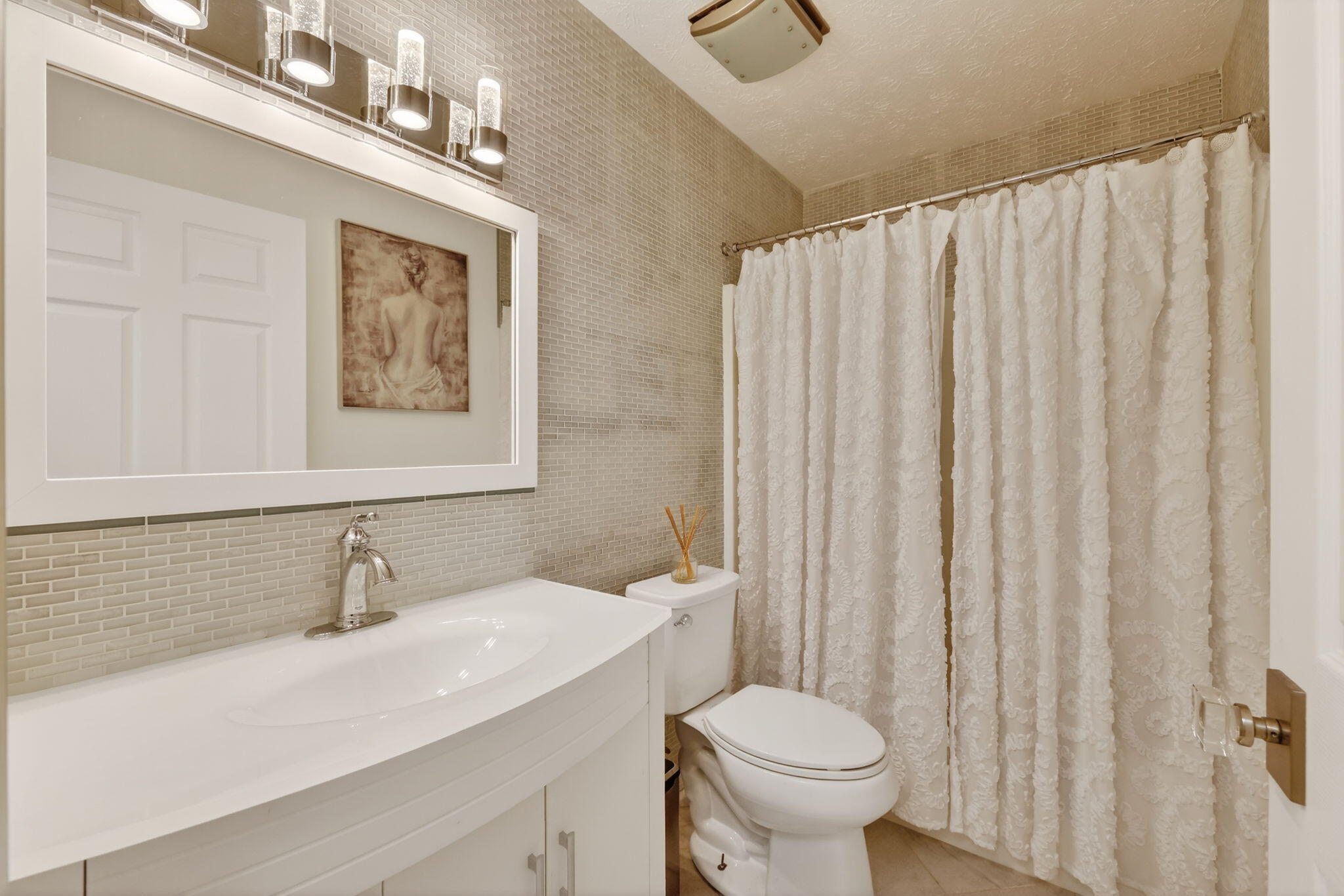 6713 Alemendra Street Property Photo 23