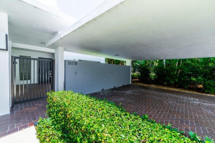 2517 Presidential Way B Property Photo 40