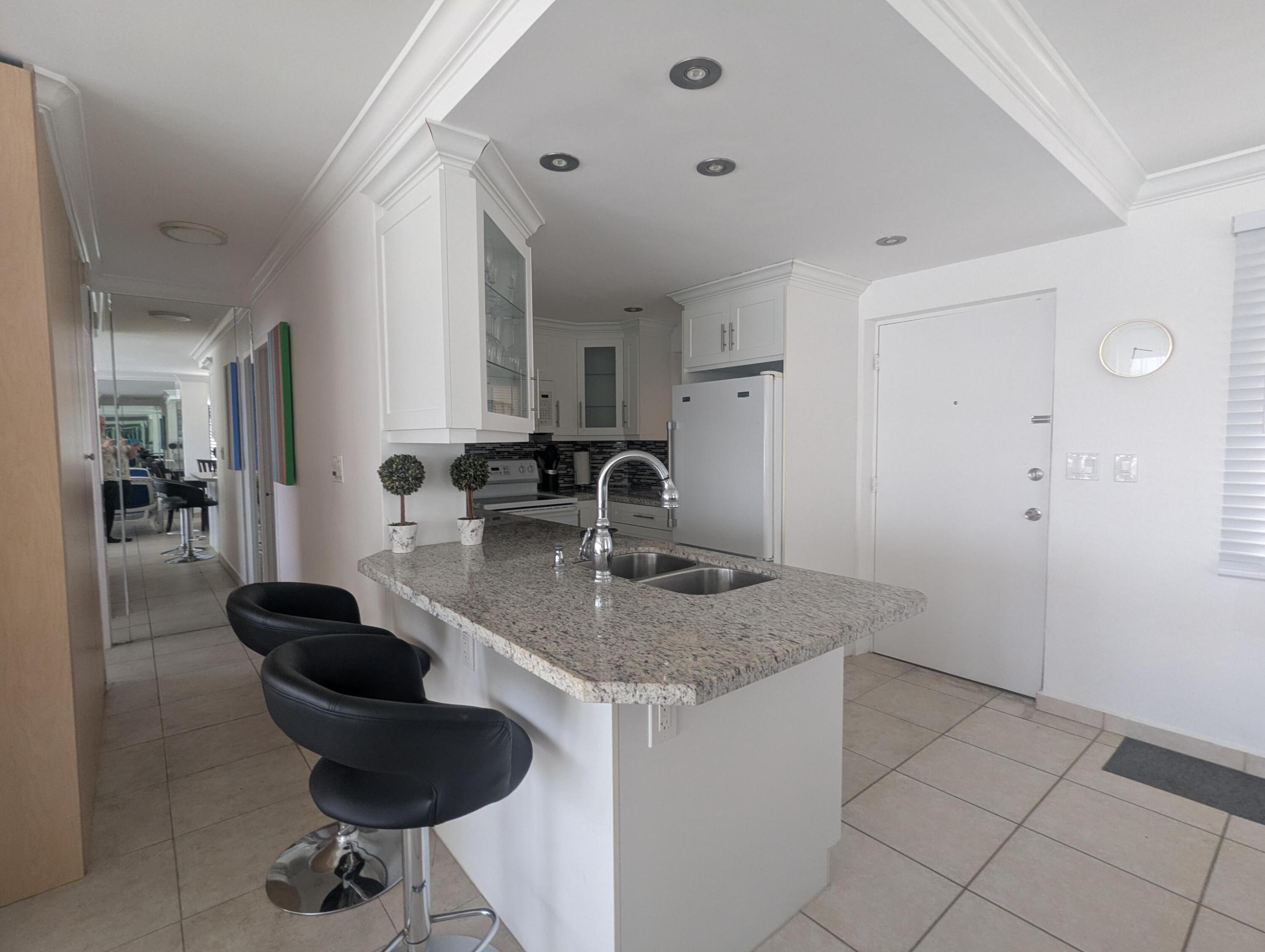 220 Kings Point Drive 501 Property Photo 4