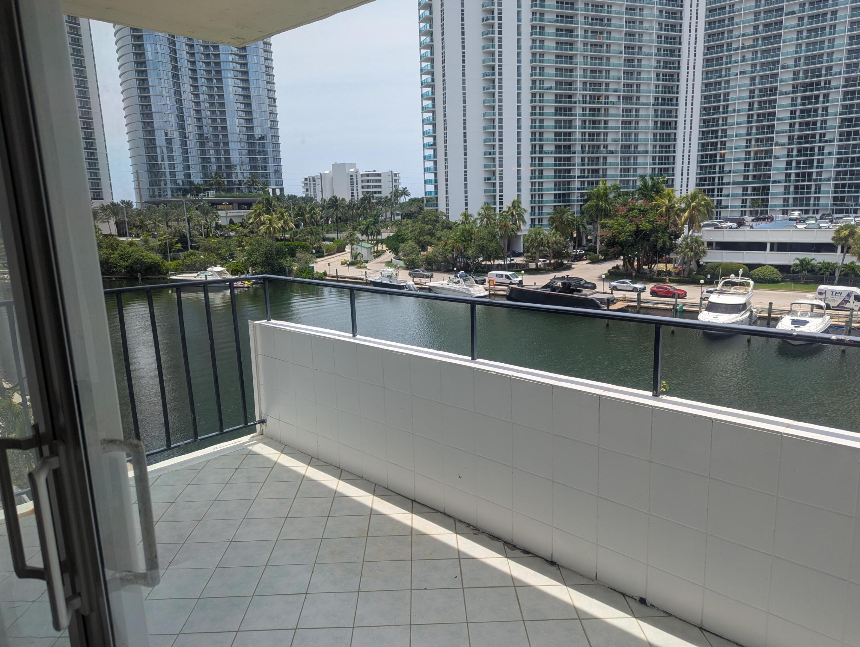 220 Kings Point Drive 501 Property Photo 16