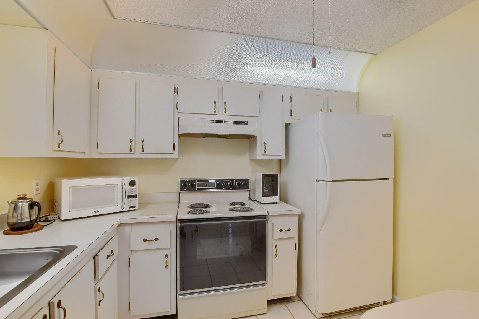 9244 Flynn #4 Circle Property Photo 6