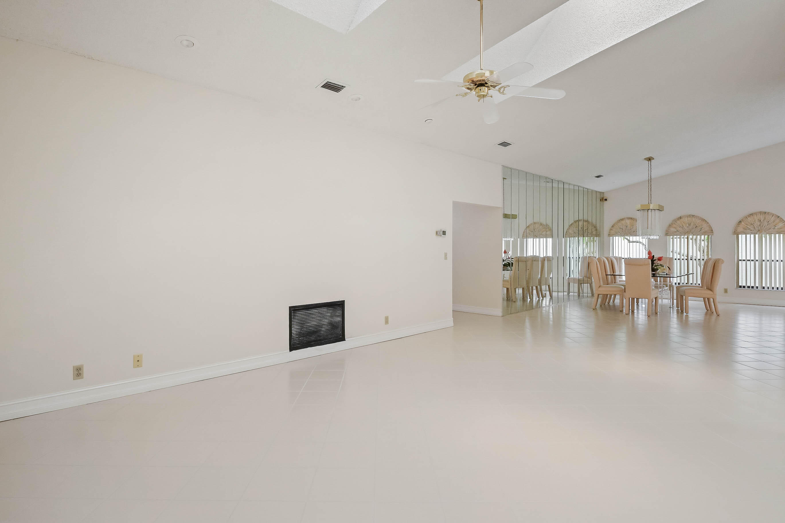 7003 Golf Pointe Circle Property Photo 8