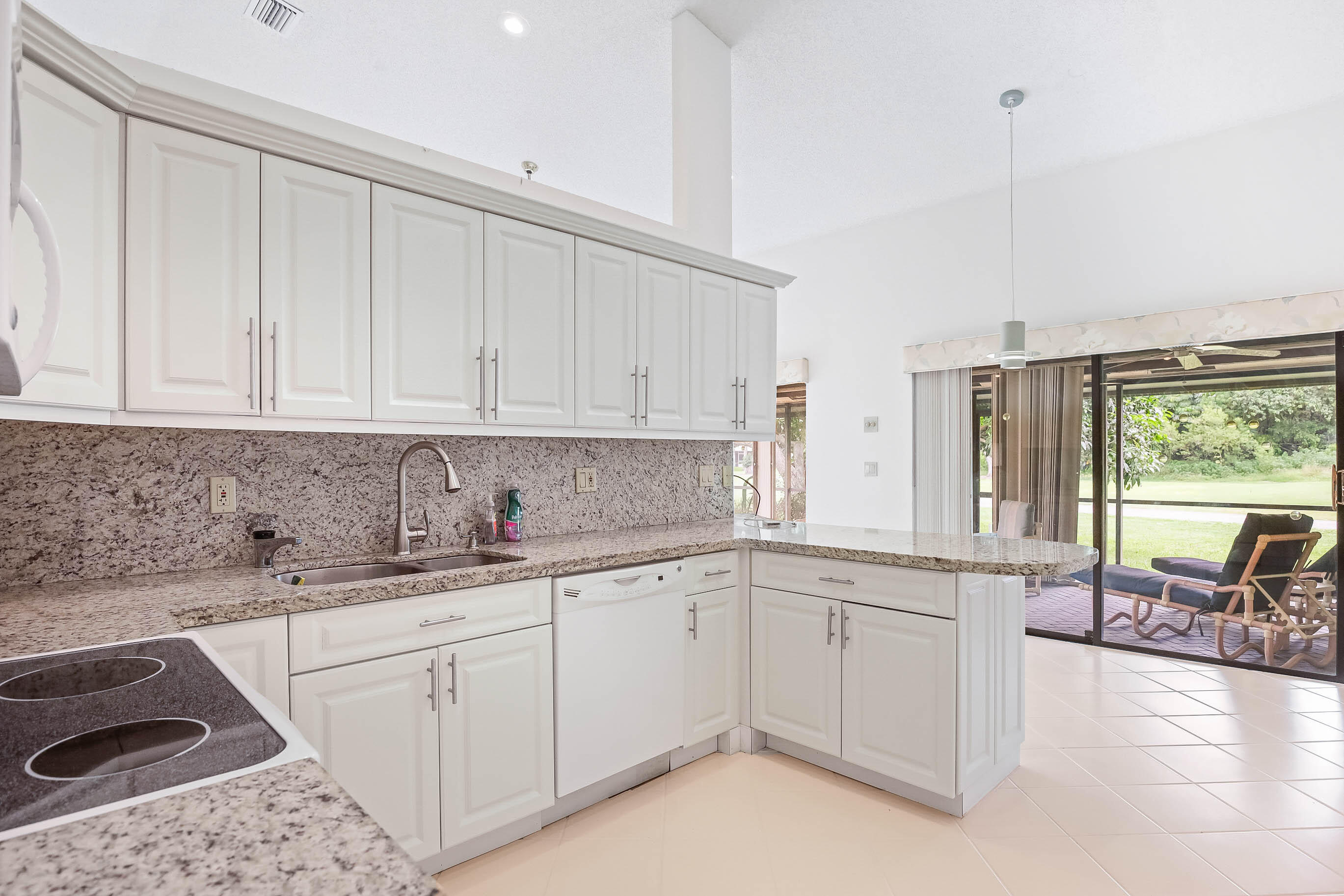 7003 Golf Pointe Circle Property Photo 15