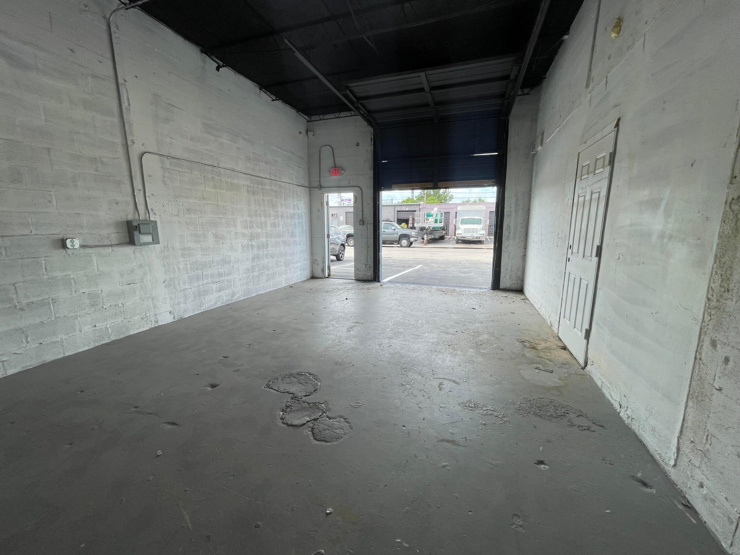 825 Nw 45th Street Property Photo 2