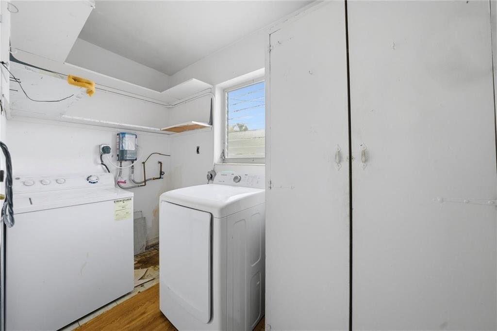 2300 N 57th Terrace Property Photo 20