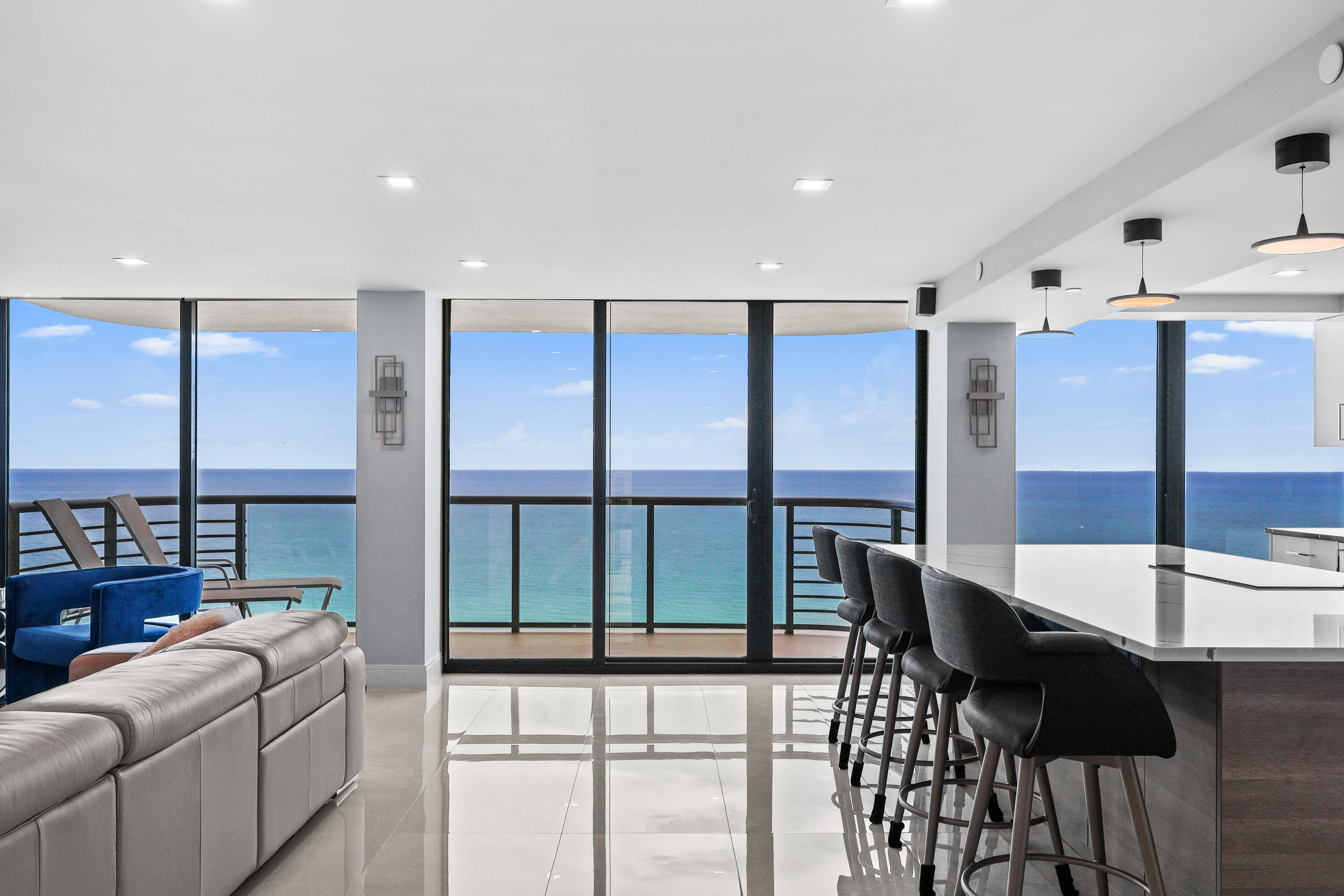 250 S Ocean Boulevard 15d Property Photo 2