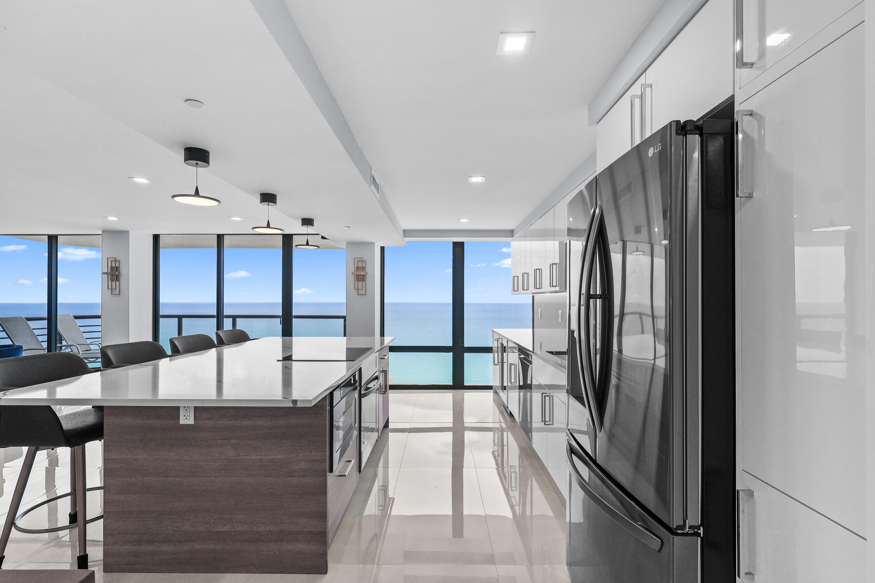 250 S Ocean Boulevard 15d Property Photo 5