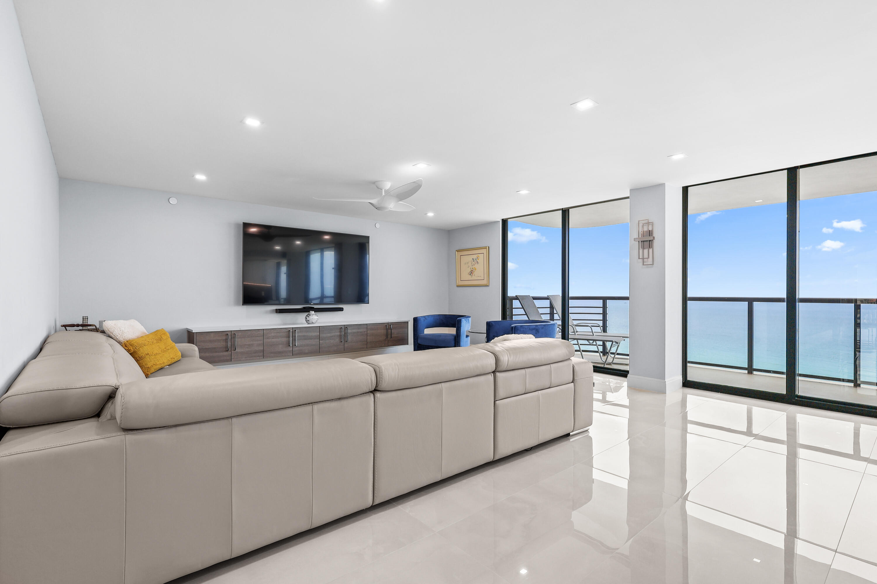 250 S Ocean Boulevard 15d Property Photo 8