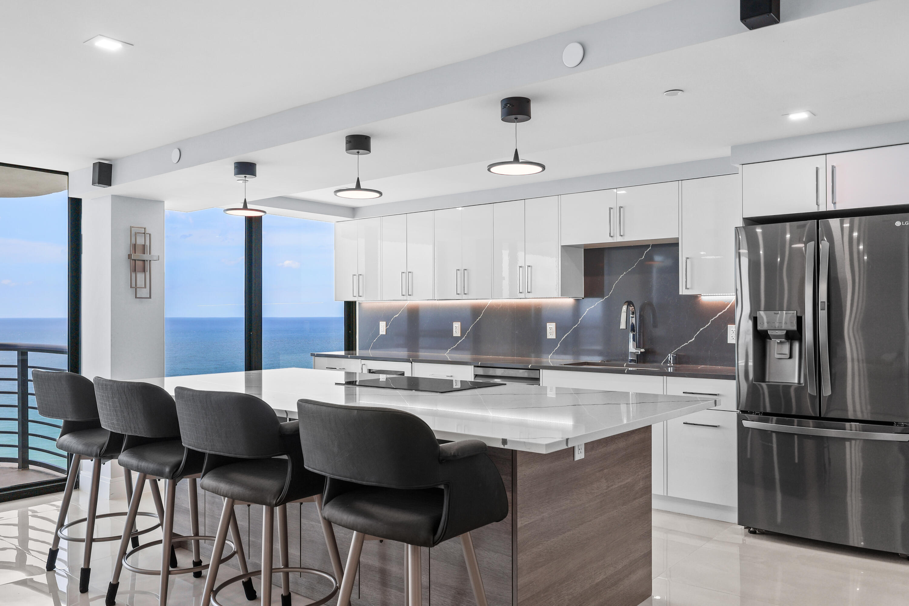 250 S Ocean Boulevard 15d Property Photo 11