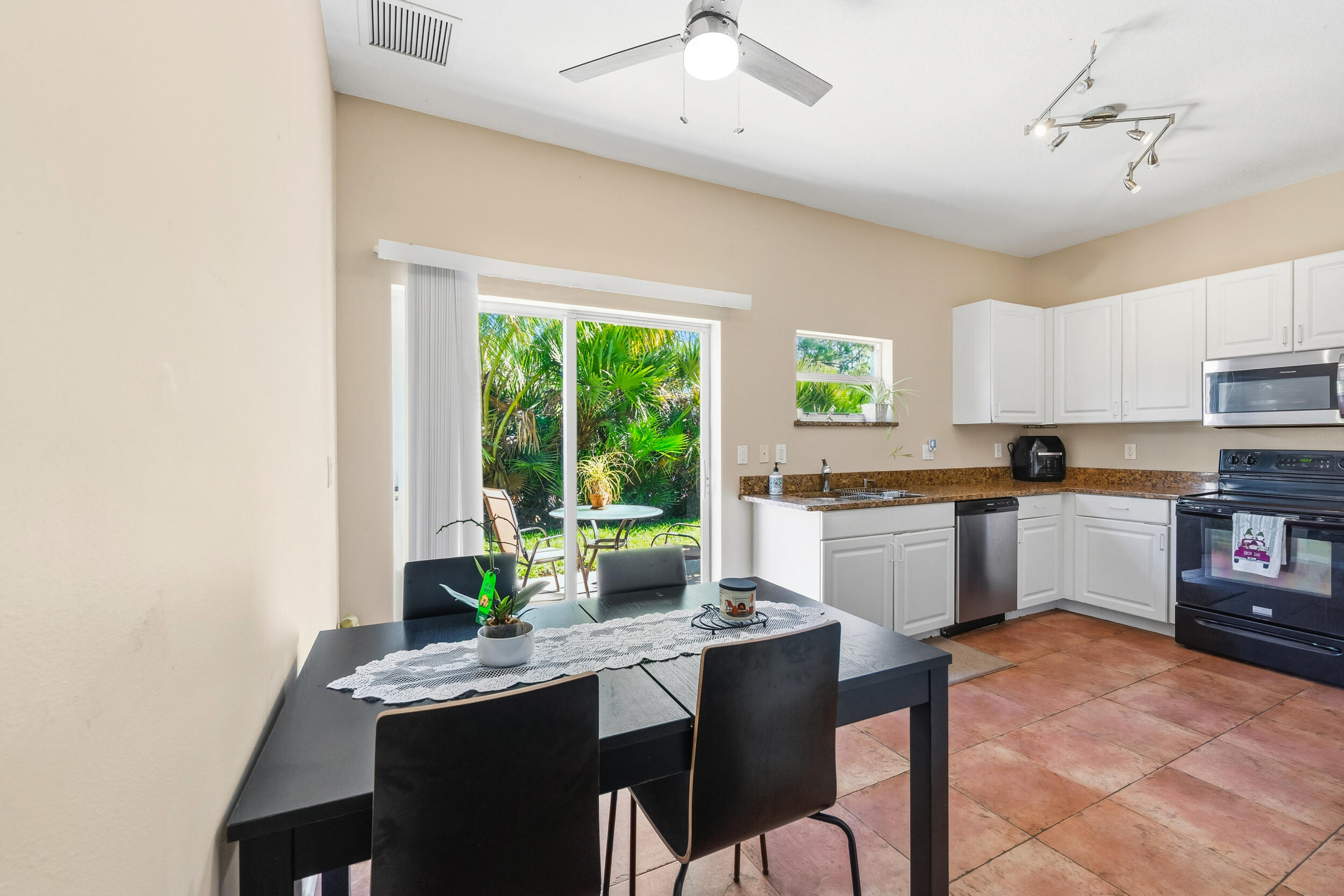 624 Ne Bent Paddle Lane Property Photo 12