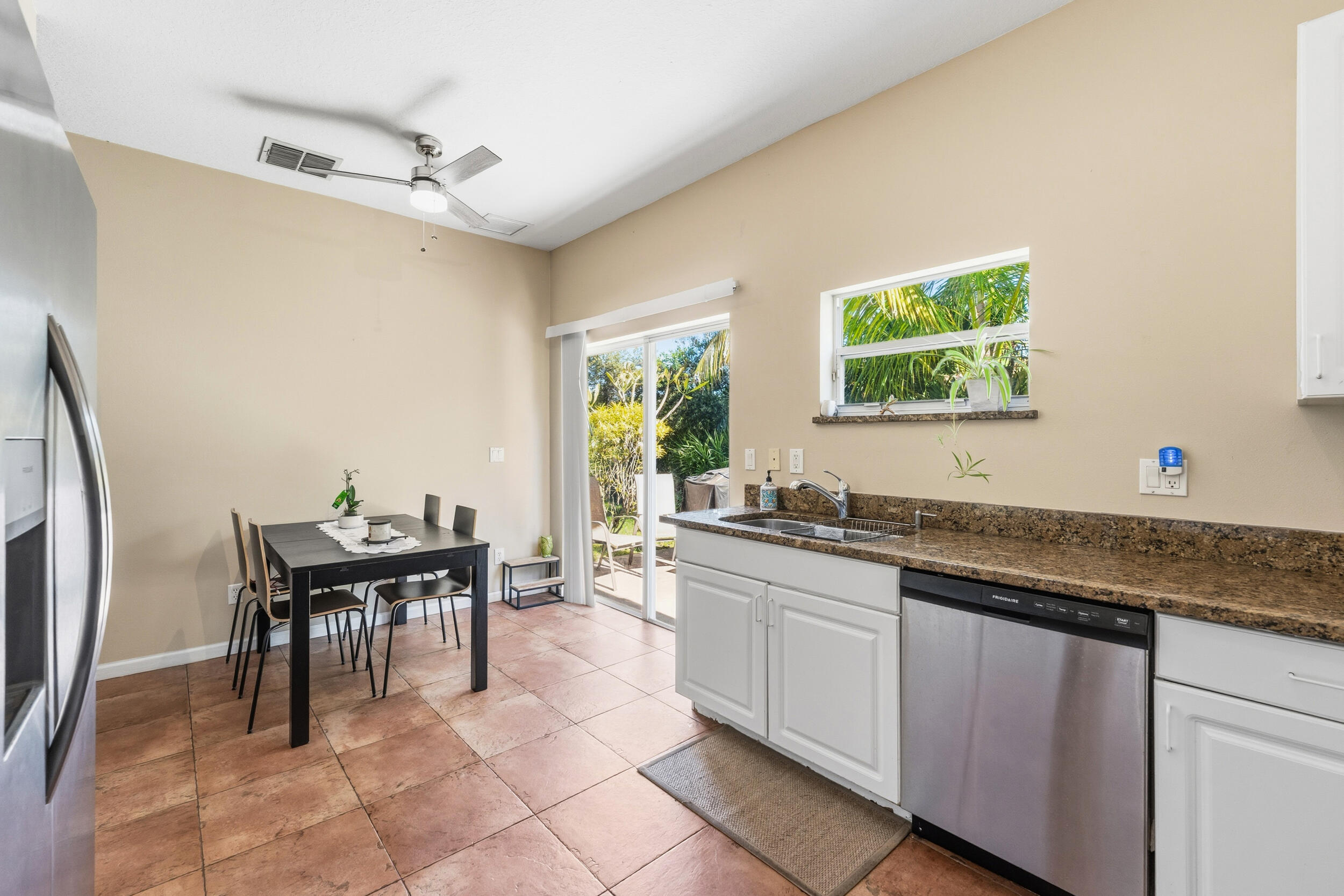 624 Ne Bent Paddle Lane Property Photo 16