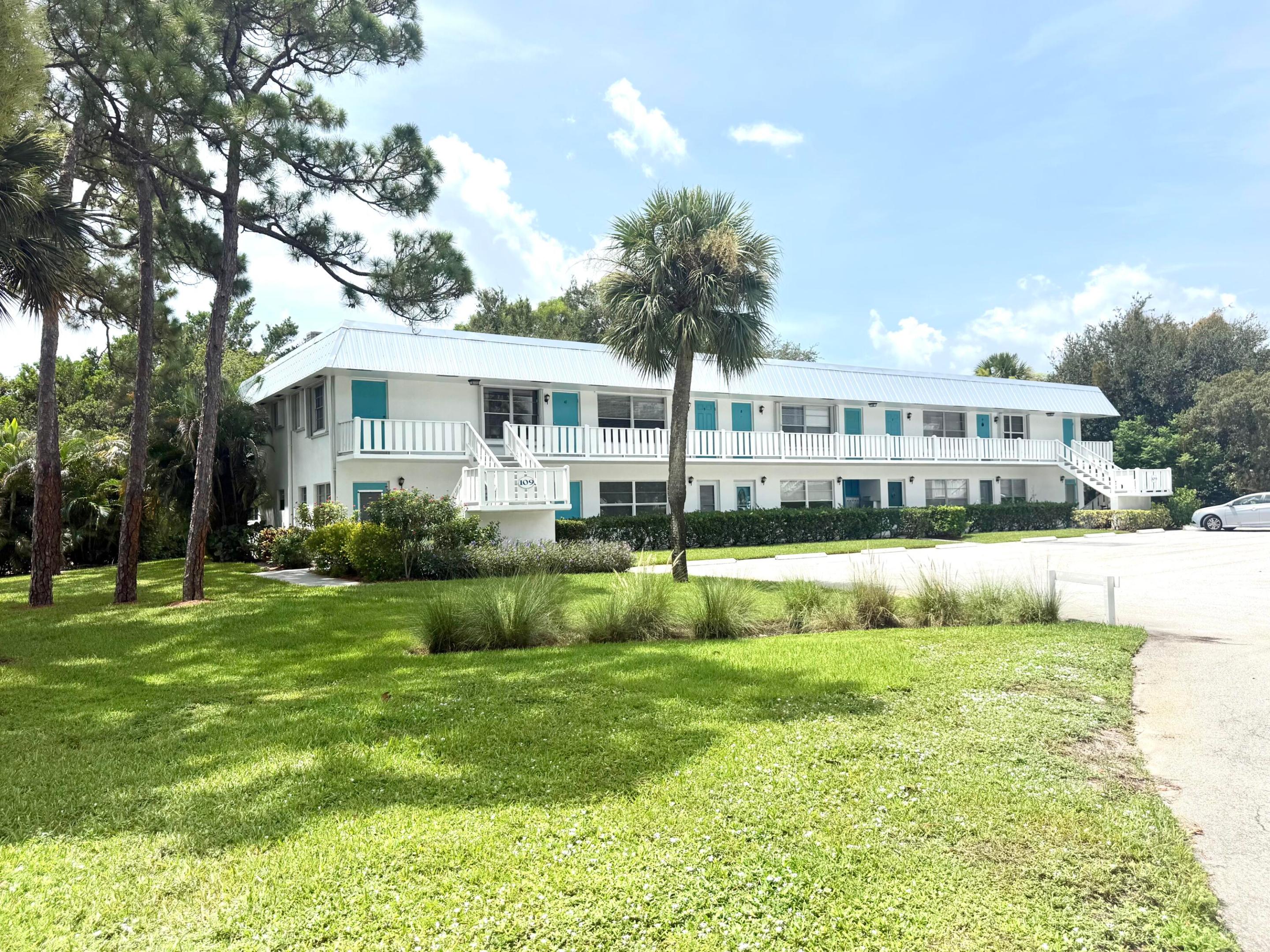 2929 Se Ocean Blvd Se Ocean Apt, 109 - 5 Property Photo 3