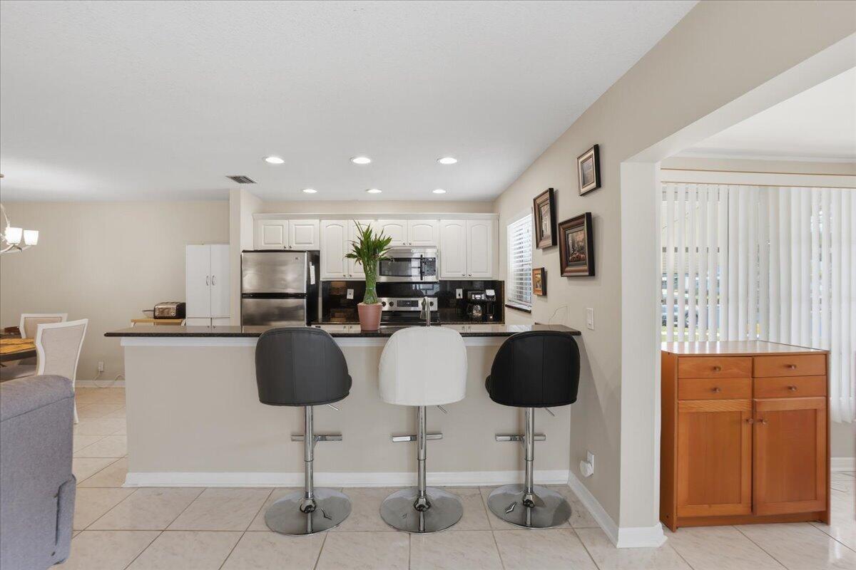 1172 S Drive Circle B Property Photo 8