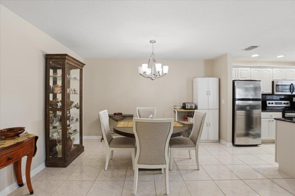 1172 S Drive Circle B Property Photo 9