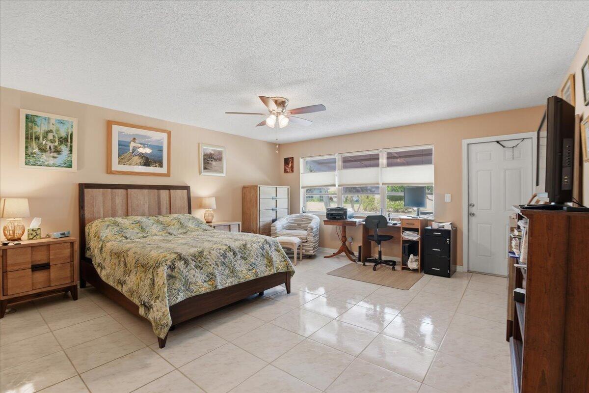 1172 S Drive Circle B Property Photo 14