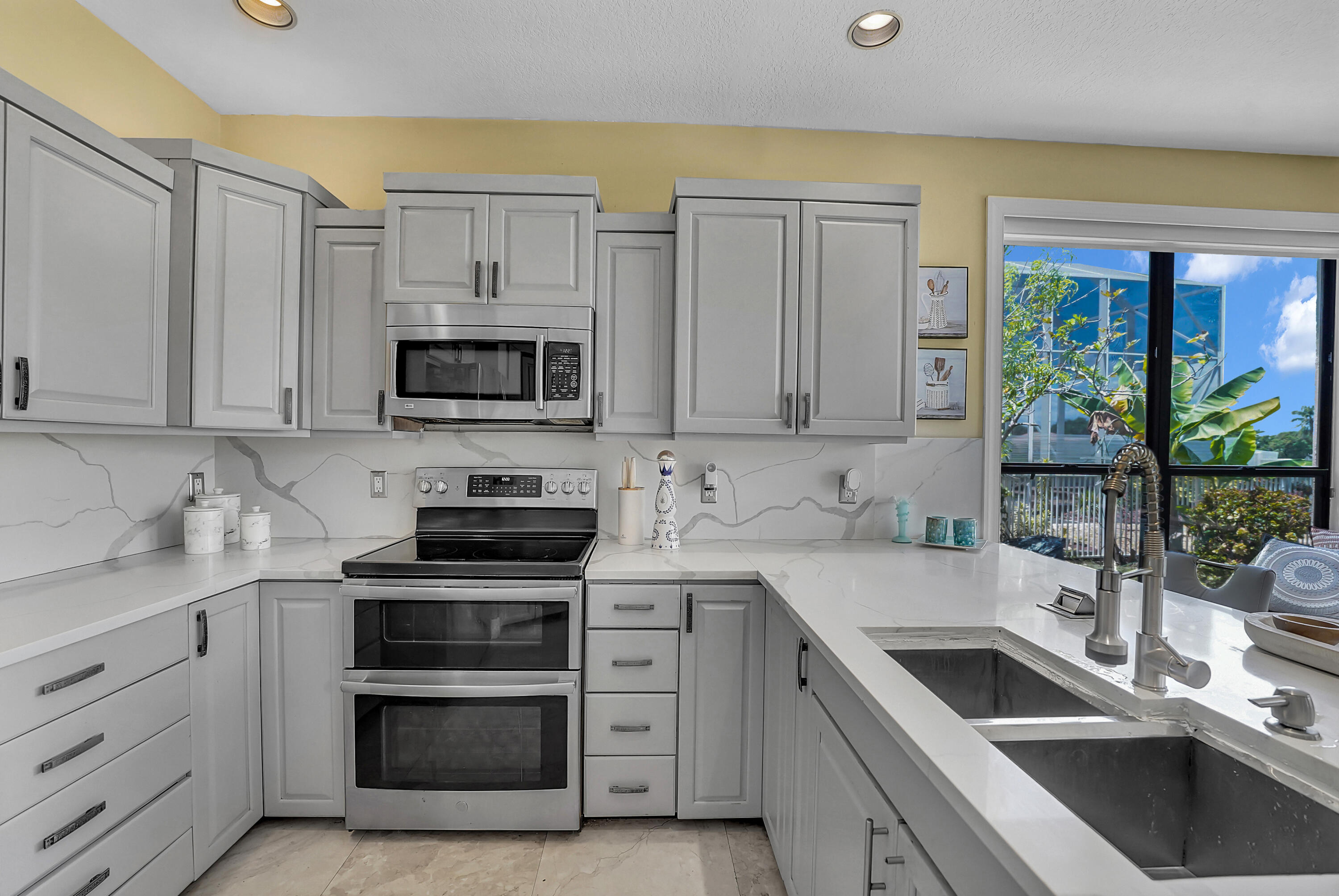 22199 Cressmont Place Property Photo 33